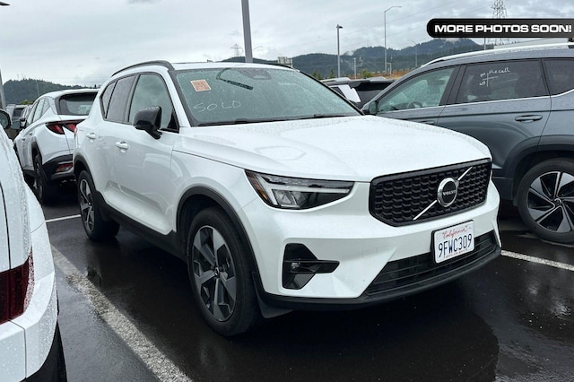 2023 Volvo XC40