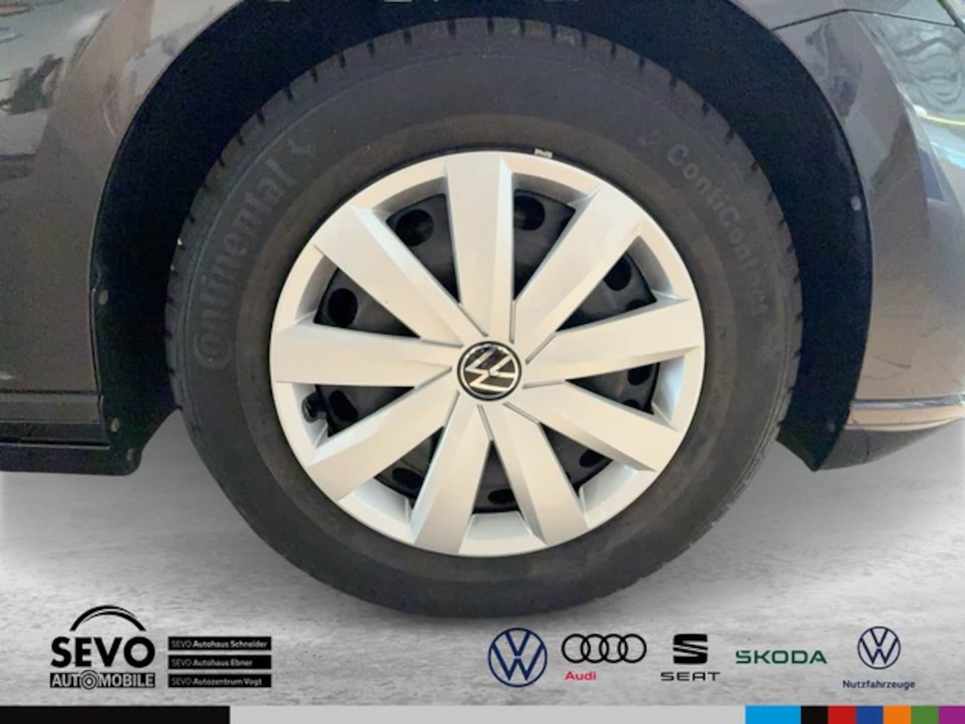 Volkswagen Passat Variant Basis-Modell