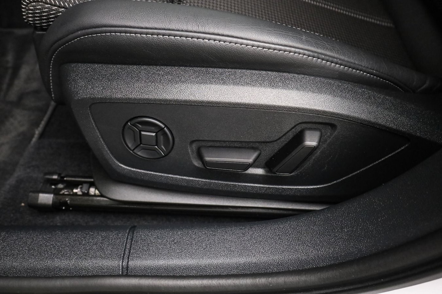 Bild über Audi S3 Sportback TFSI quattro S tronic - für weitere Informationen kontaktieren Sie den Audi Partner