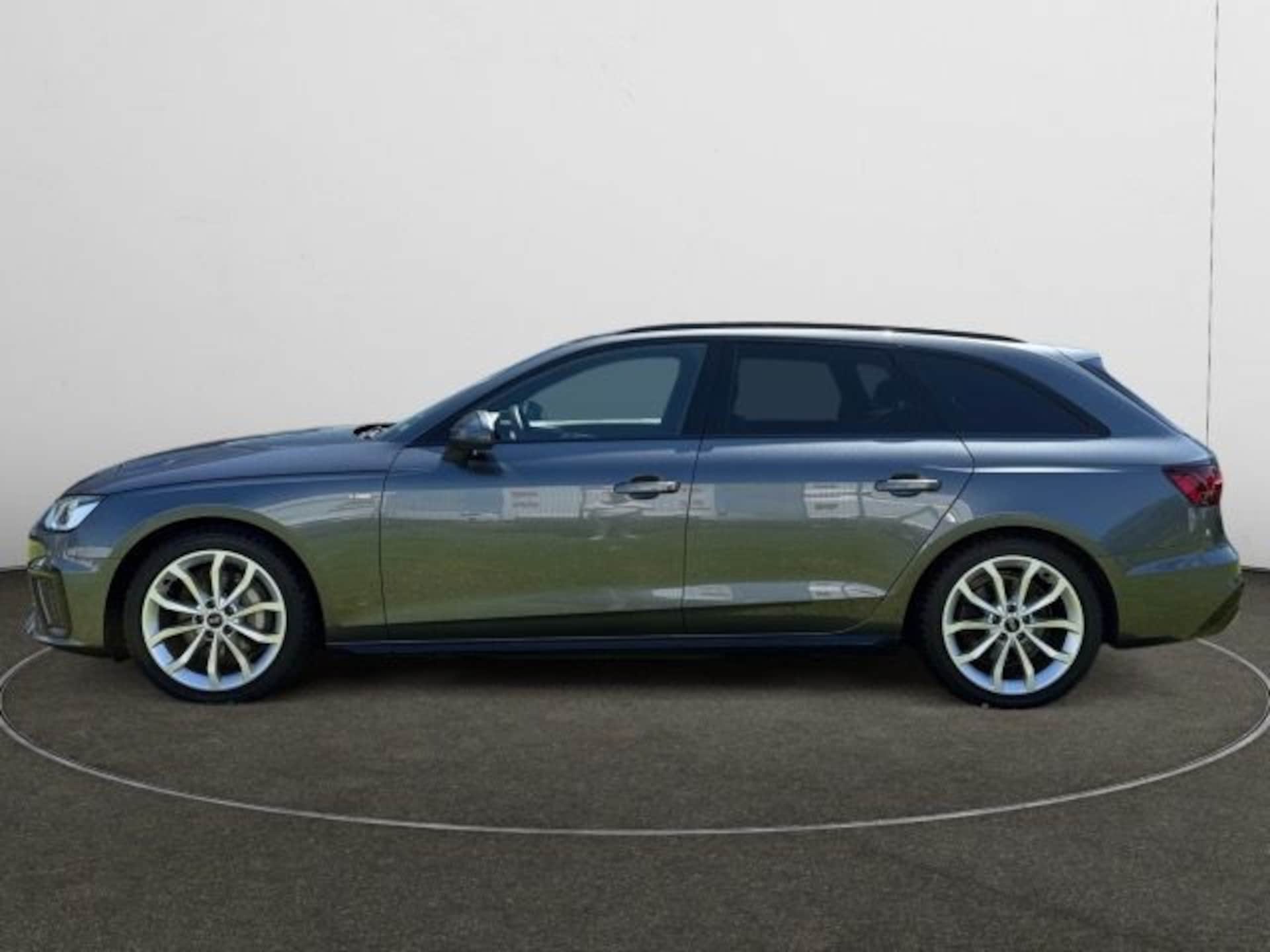 Audi A4 Avant S line