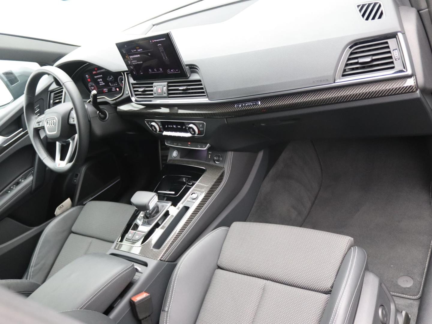 Bild über Audi Q5 40 TDI quattro 150 kW S tronic - für weitere Informationen kontaktieren Sie den Audi Partner