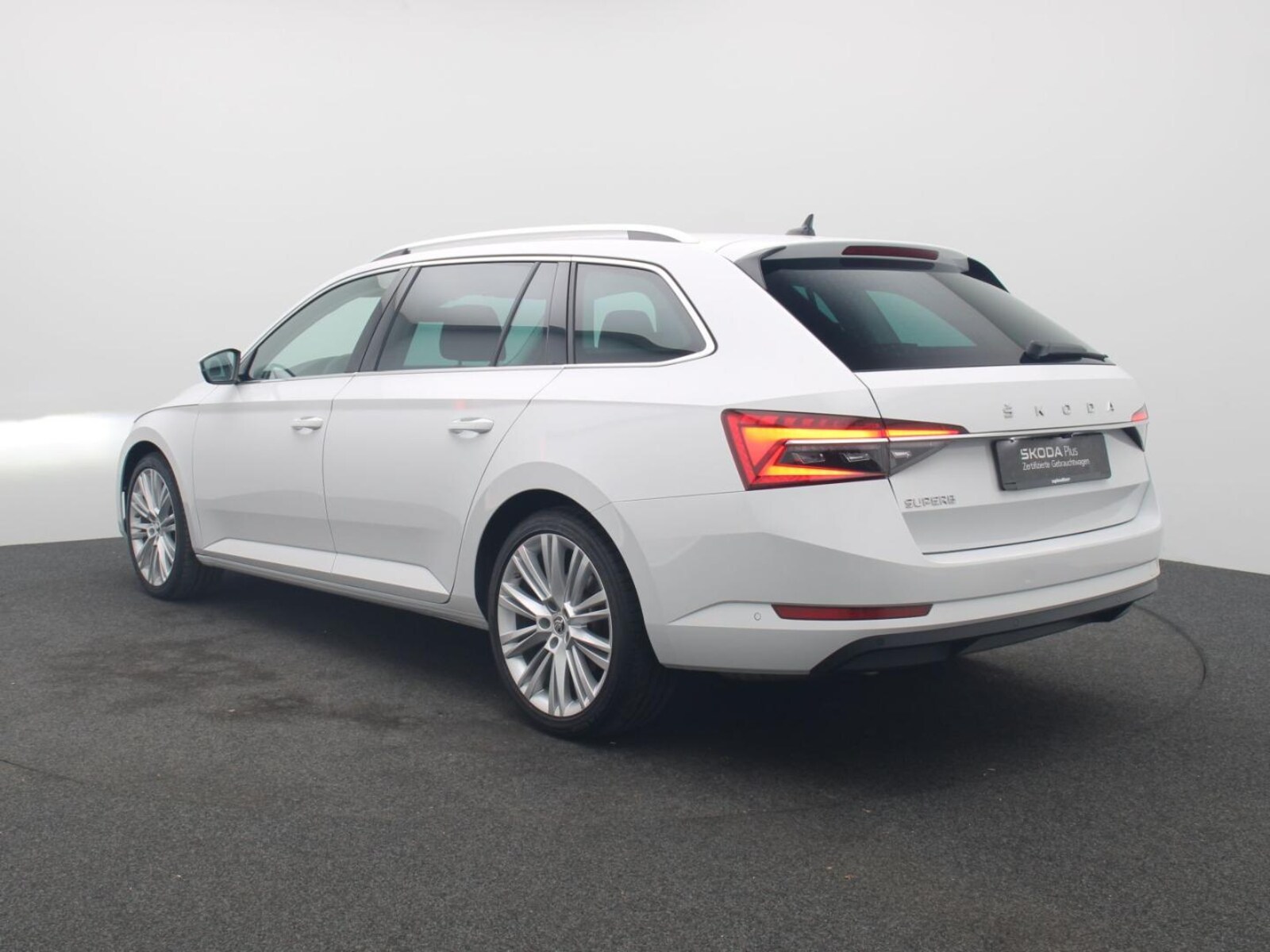 Škoda Superb Combi – Bild 6