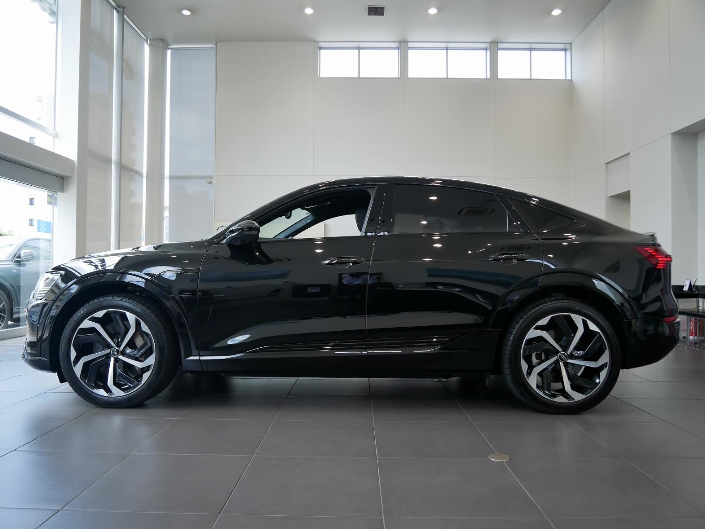 Image about Audi Q8 Sportback e-tron 55 e-tron S line