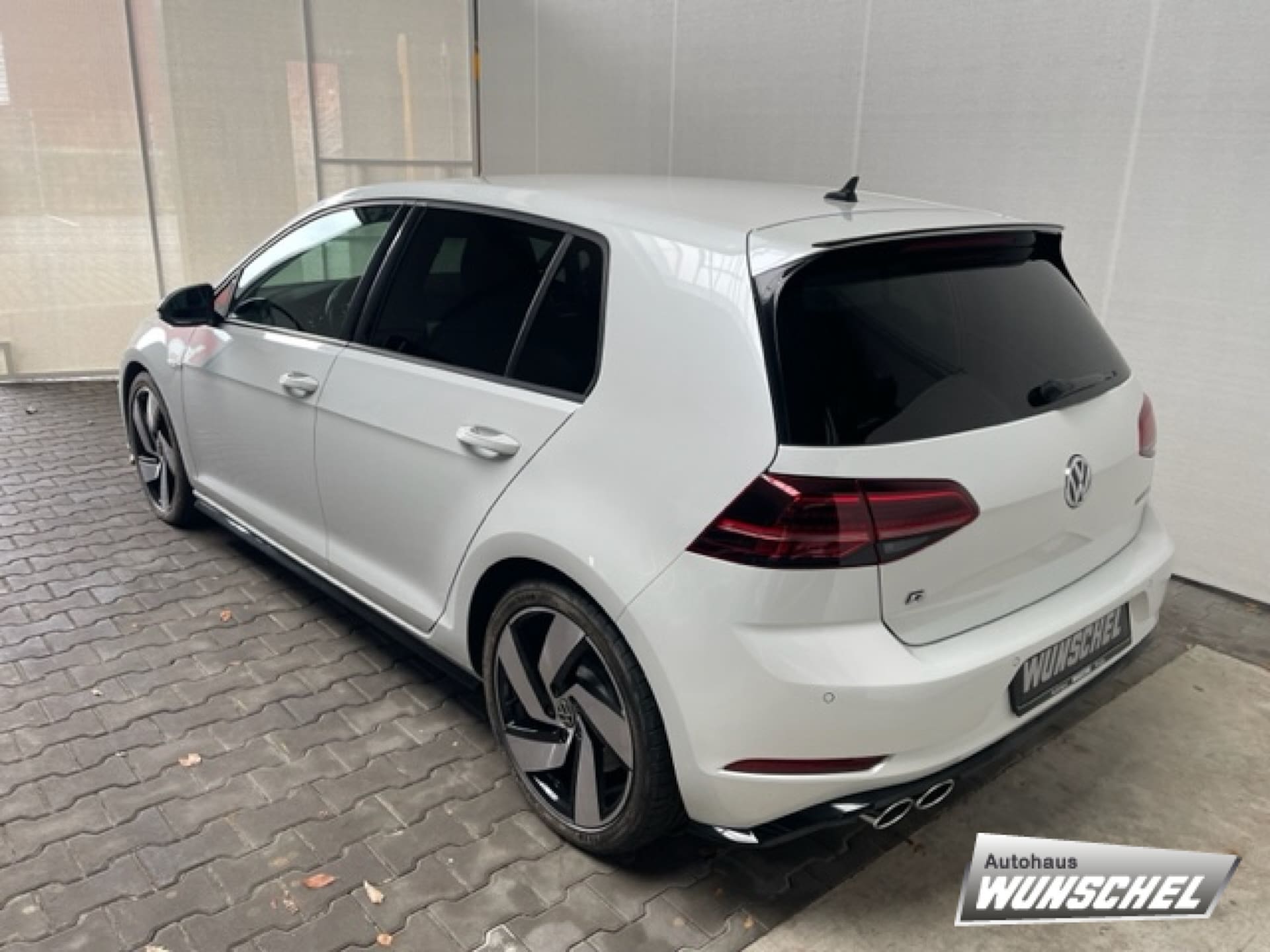 Volkswagen Golf R