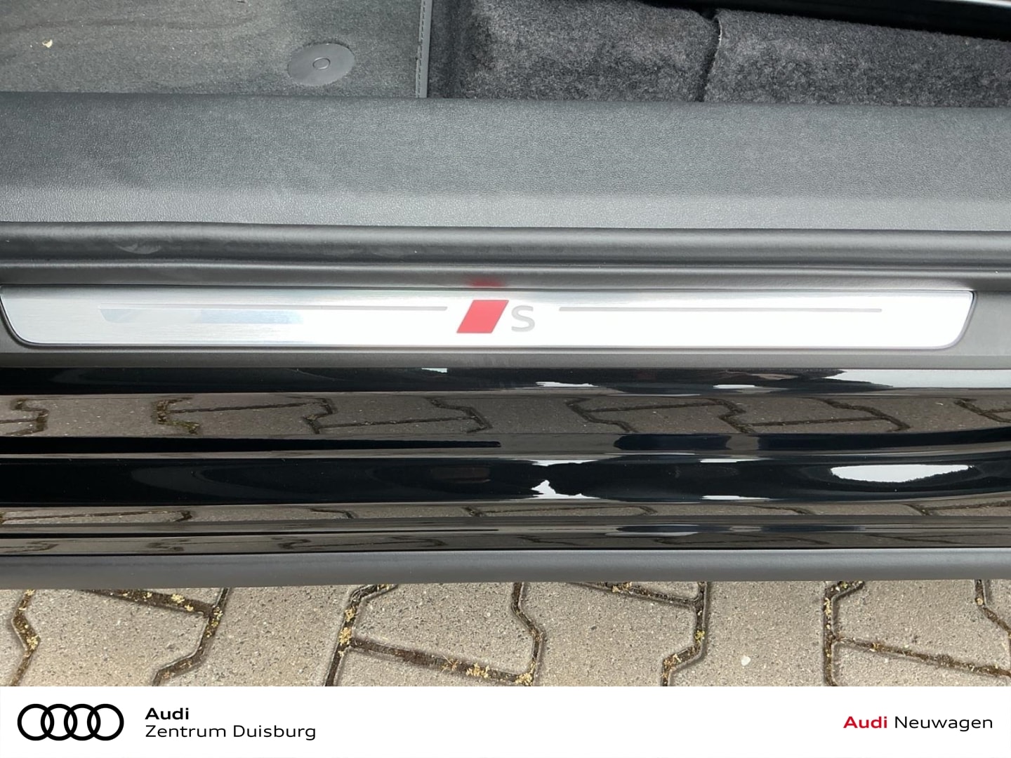 Bild über Audi Q6 SUV e-tron S line business e-tron quattro 315 kW - für weitere Informationen kontaktieren Sie den Audi Partner