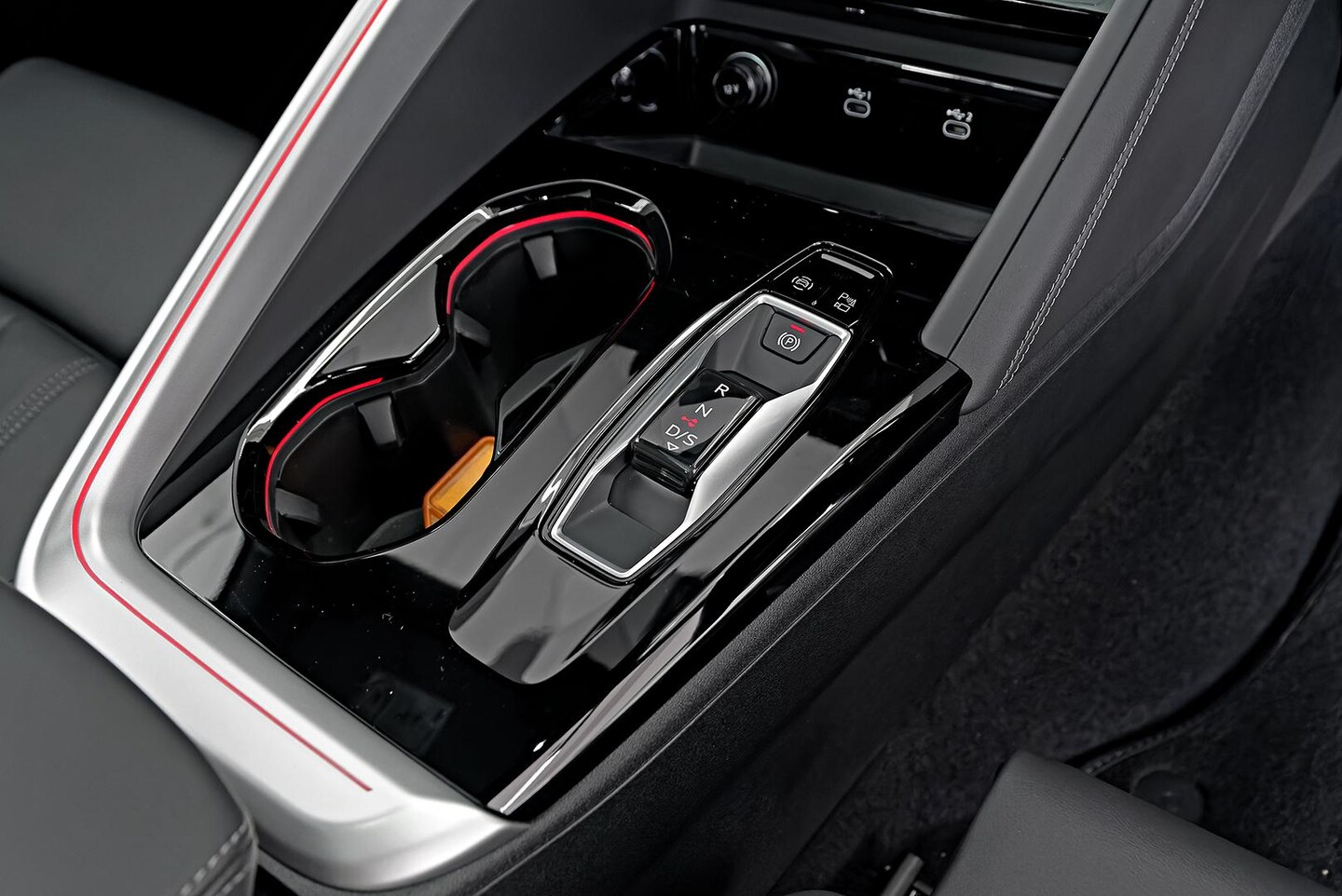 Image about Audi Q5 SUV TDI quattro 150 kW sport