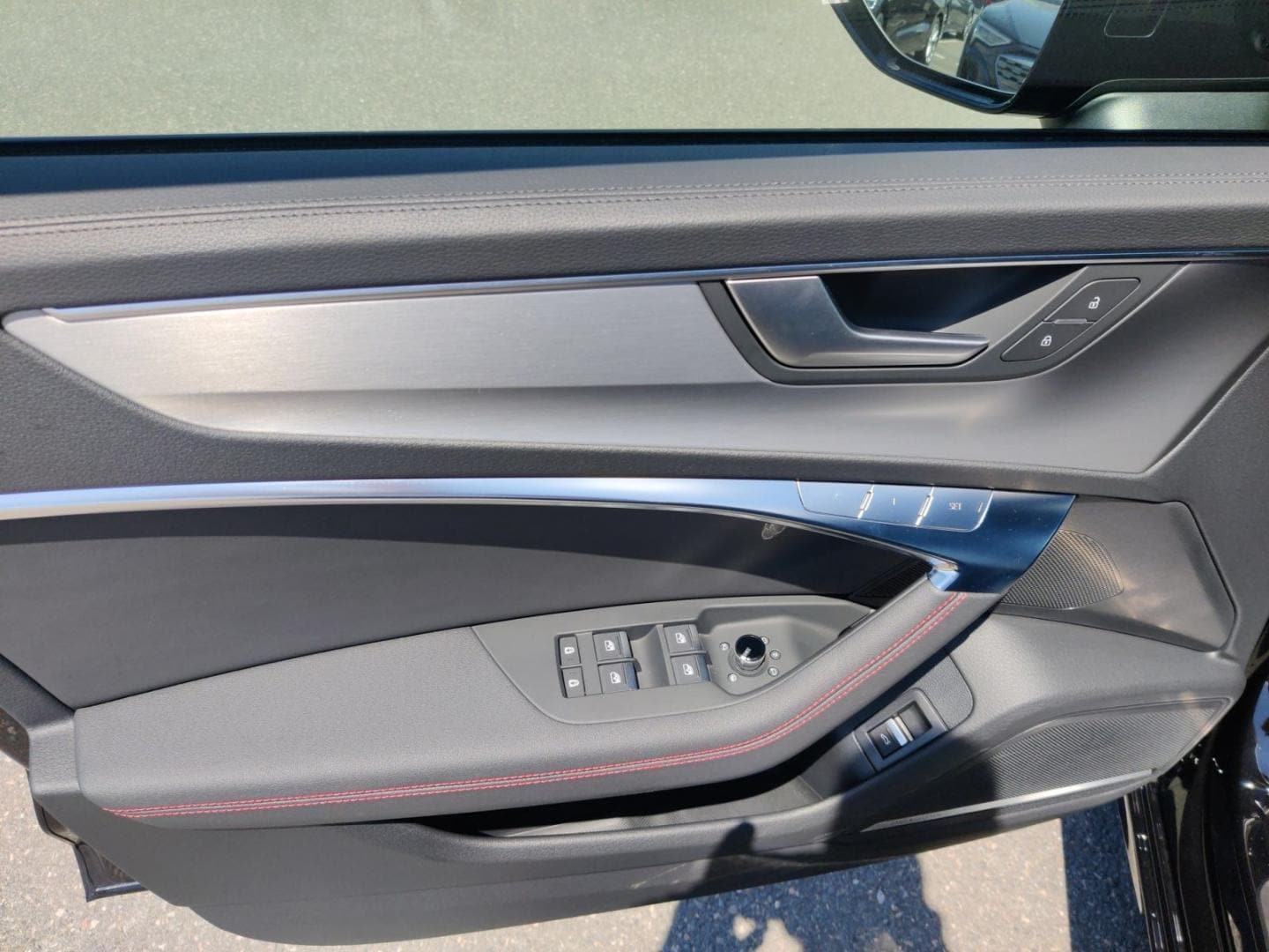 Bild über Audi S6 Avant TDI quattro tiptronic - für weitere Informationen kontaktieren Sie den Audi Partner