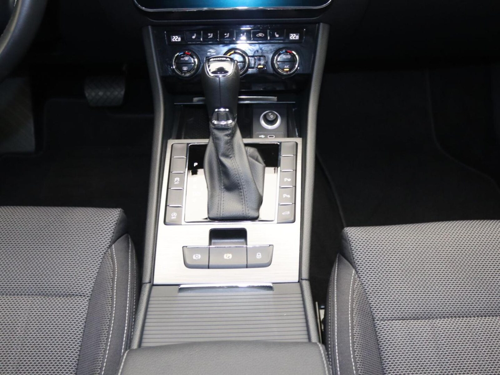 Škoda Superb Combi – Bild 11