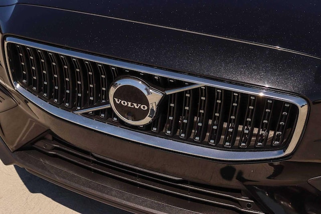 2023 Volvo V60 Cross Country Plus - Photo 8