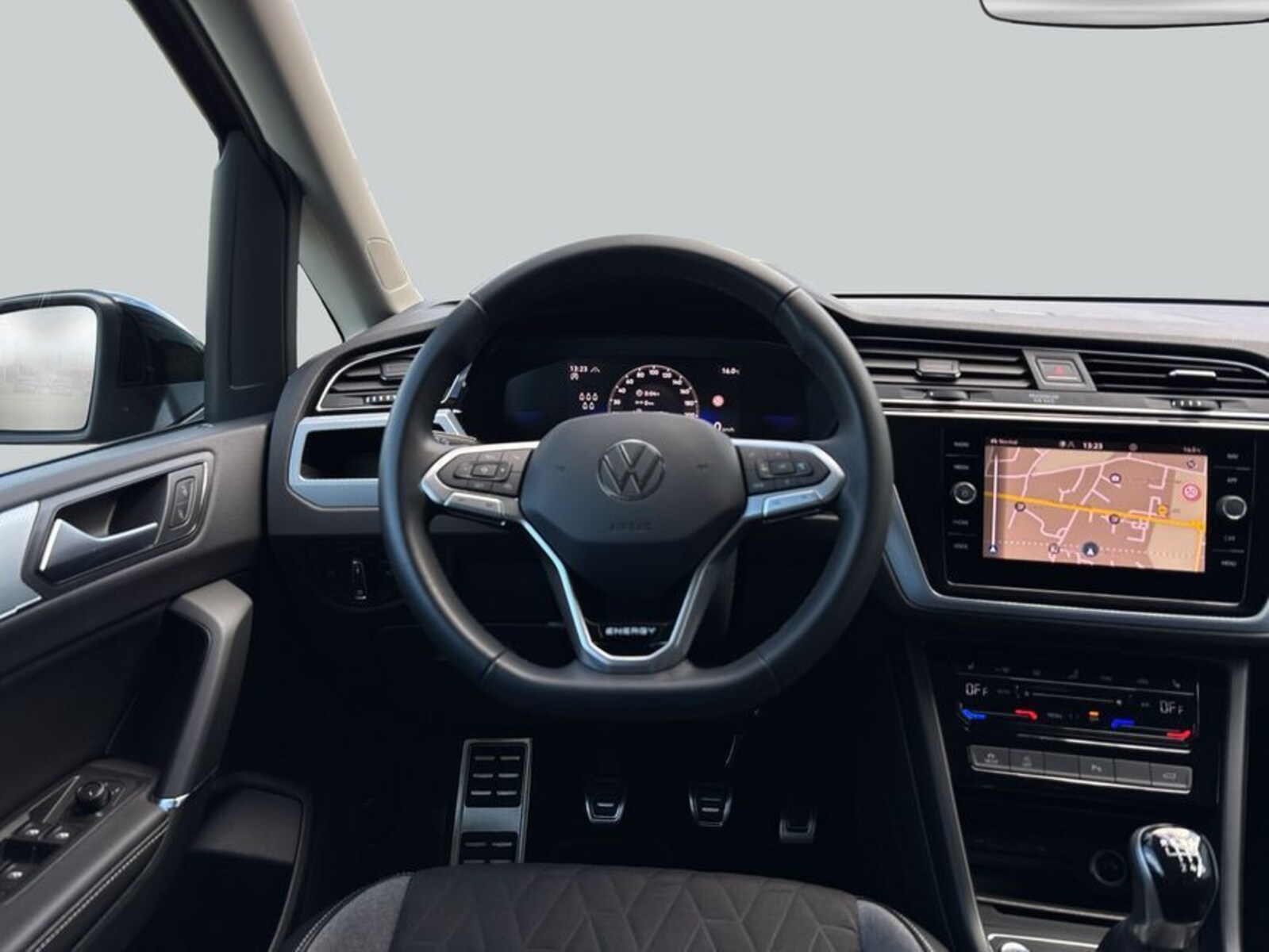 Volkswagen Touran – Bild 16