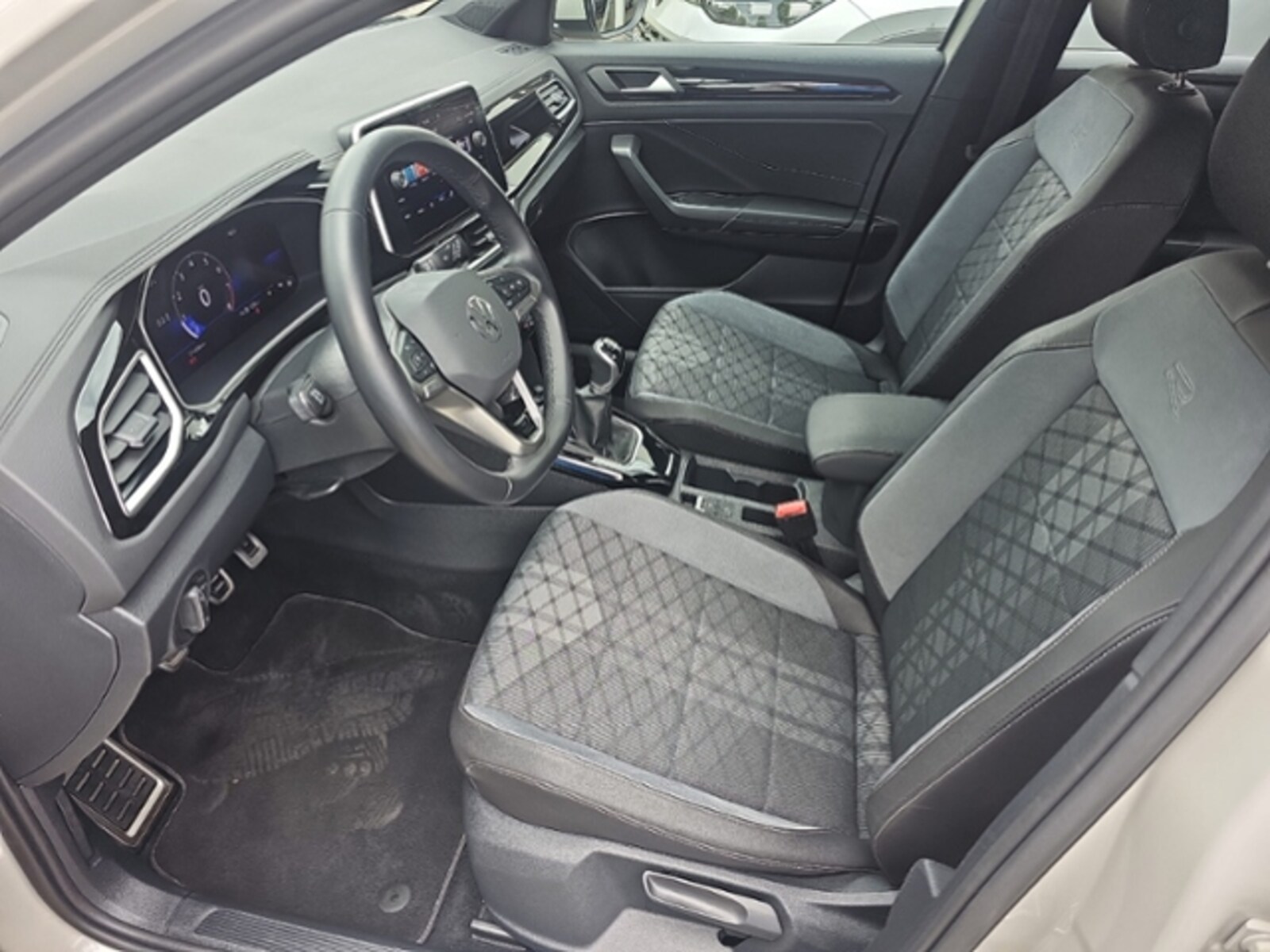 Volkswagen T-Roc – Bild 12