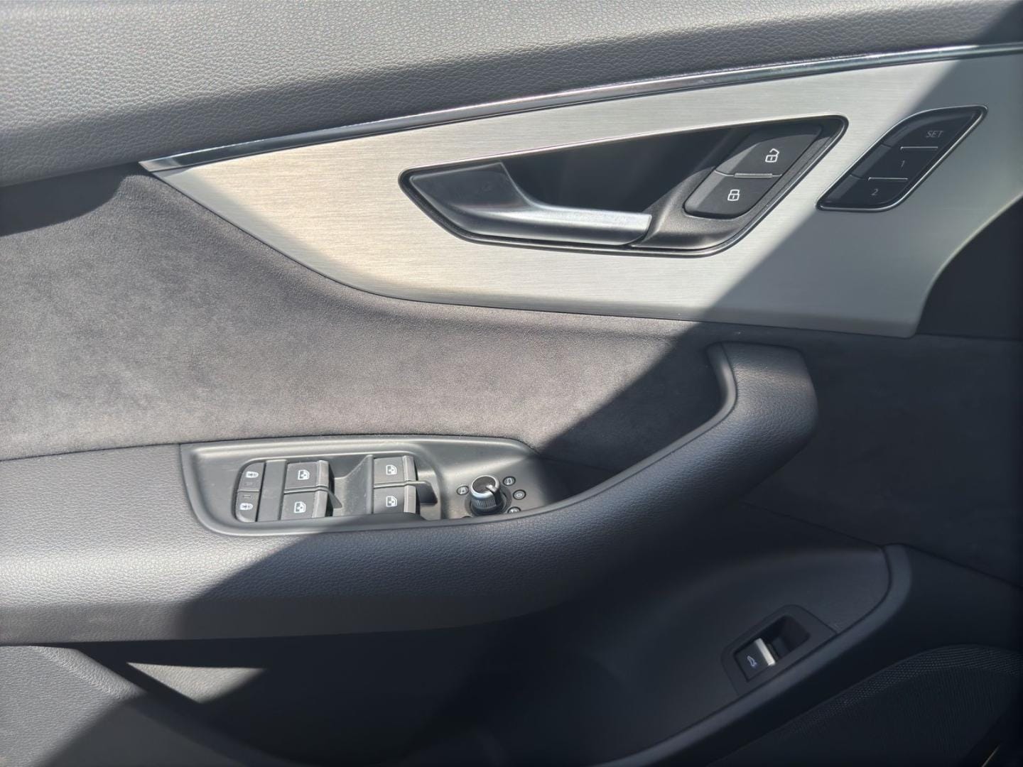 Bild über Audi Q7 SUV TDI quattro 170 kW tiptronic - für weitere Informationen kontaktieren Sie den Audi Partner
