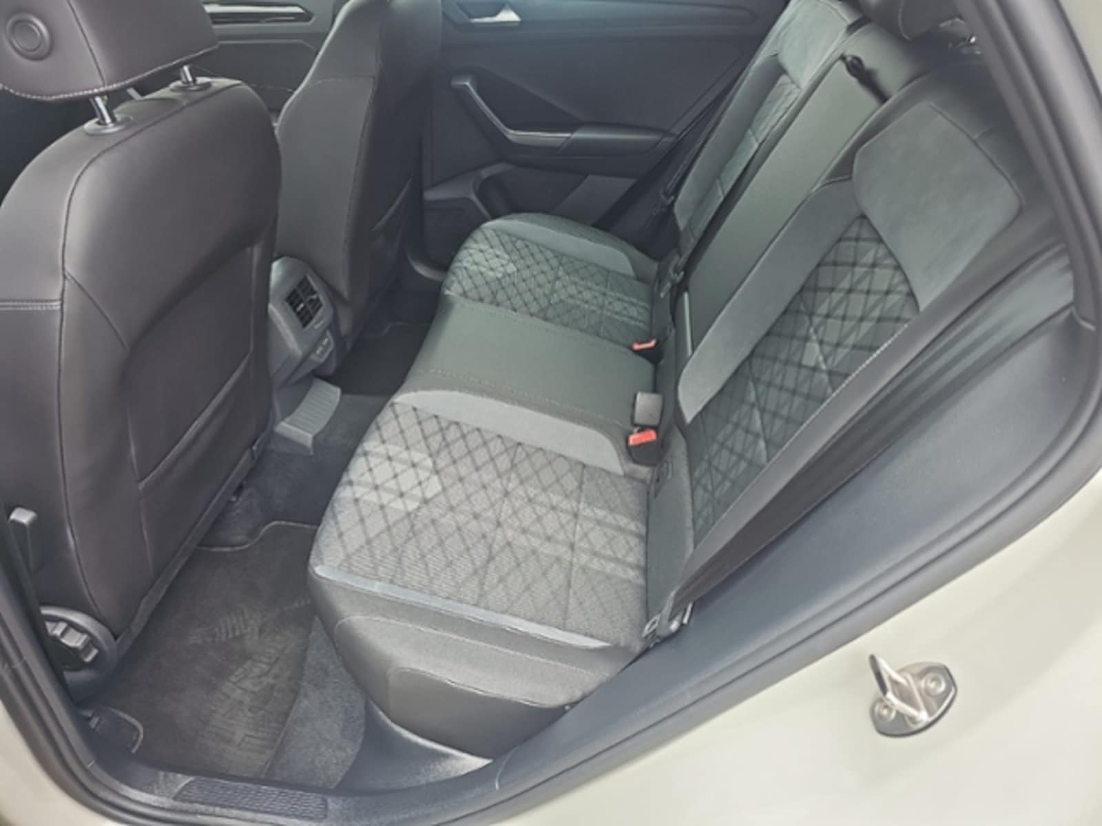 Volkswagen T-Roc – Bild 13