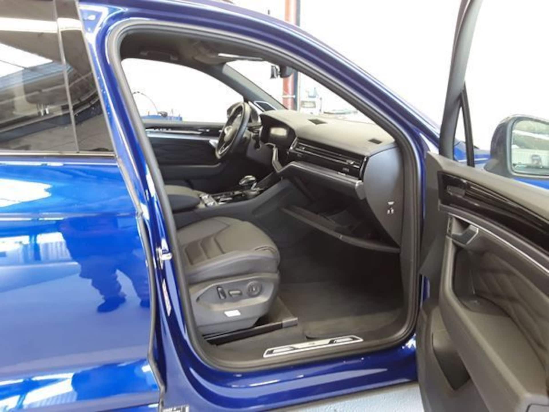 Volkswagen Touareg R