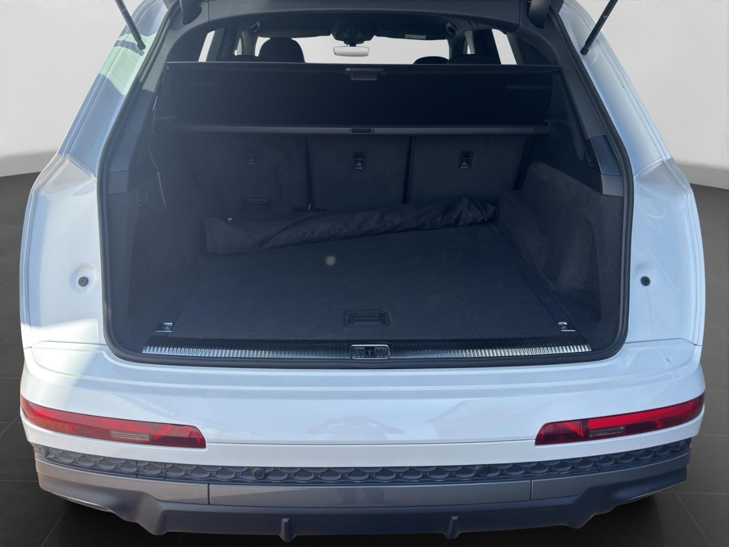 Bild über Audi Q7 SUV TDI quattro 170 kW tiptronic - für weitere Informationen kontaktieren Sie den Audi Partner