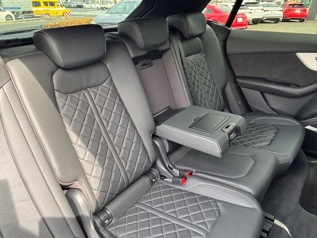 Audi Q8 55 TFSI quattro S line 250(340) kW(PS) tiptronic for more details contact your dealer