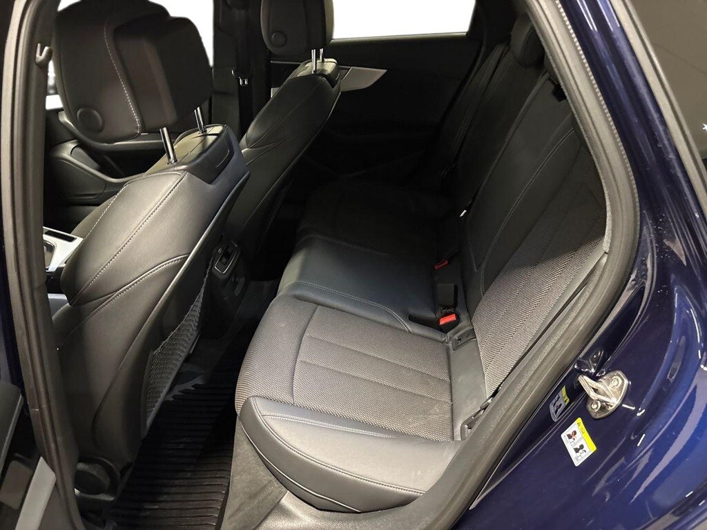 Bild som visar&nbsp;Audi A4 Avant&nbsp;A4 Avant 40 TFSI quattro S line 204 hk S tronic - för mer information kontakta din Audi Partner