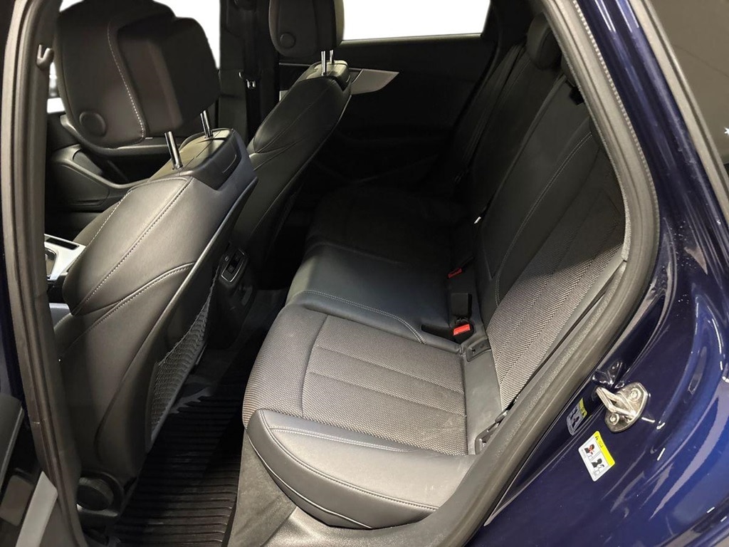 Bild som visar Audi A4 Avant A4 Avant 40 TFSI quattro S line 204 hk S tronic - för mer information kontakta din Audi Partner