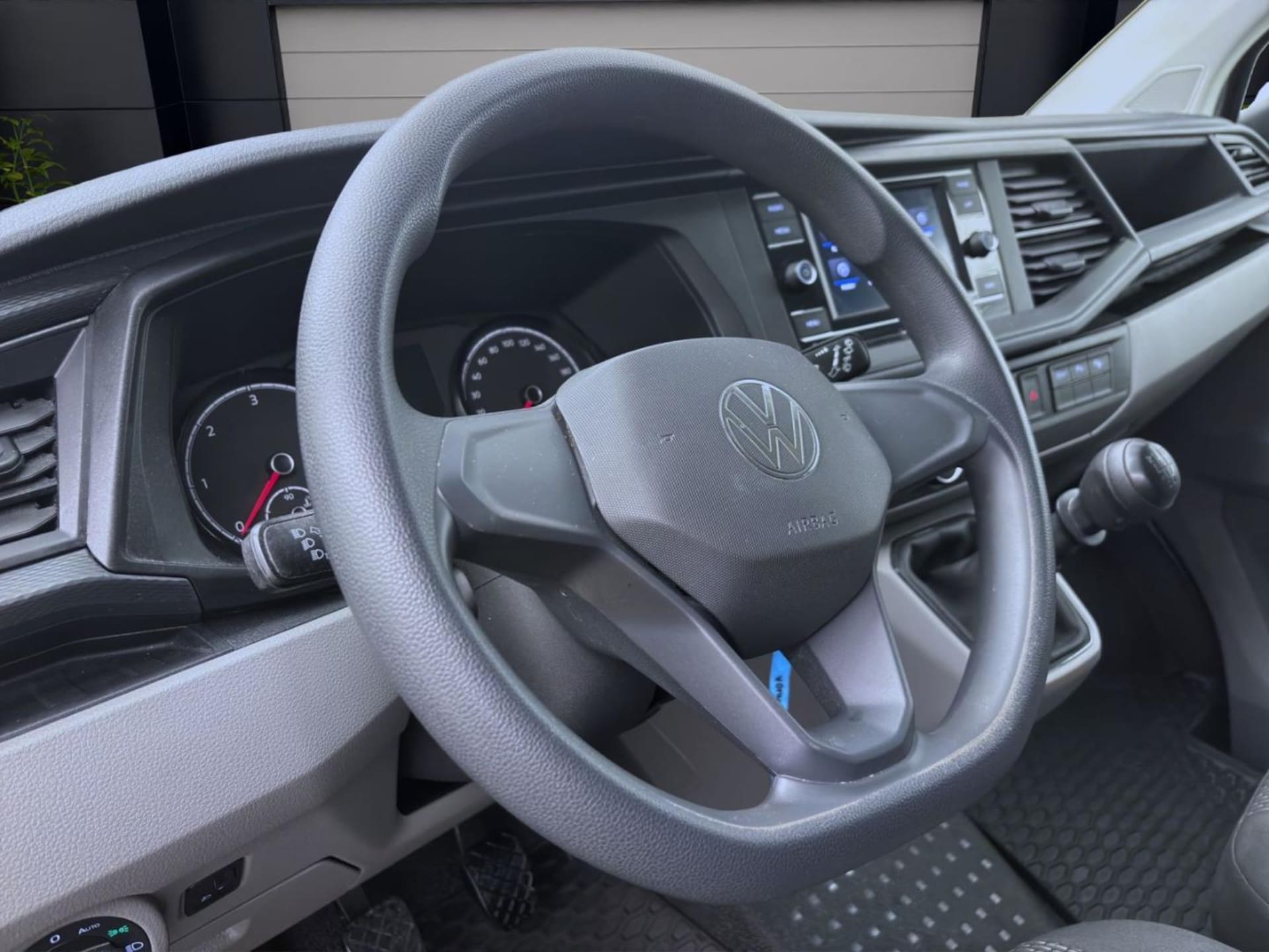 Volkswagen T6.1 Transporter Kombi kurzer Radstand