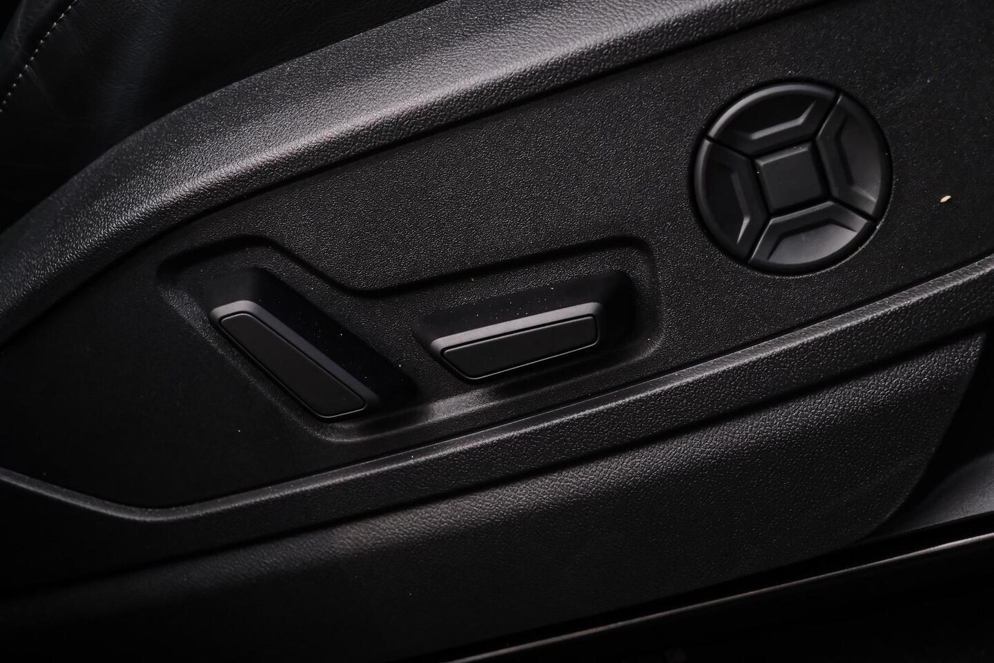 Image about Audi Q5 SUV TDI quattro 150 kW sport