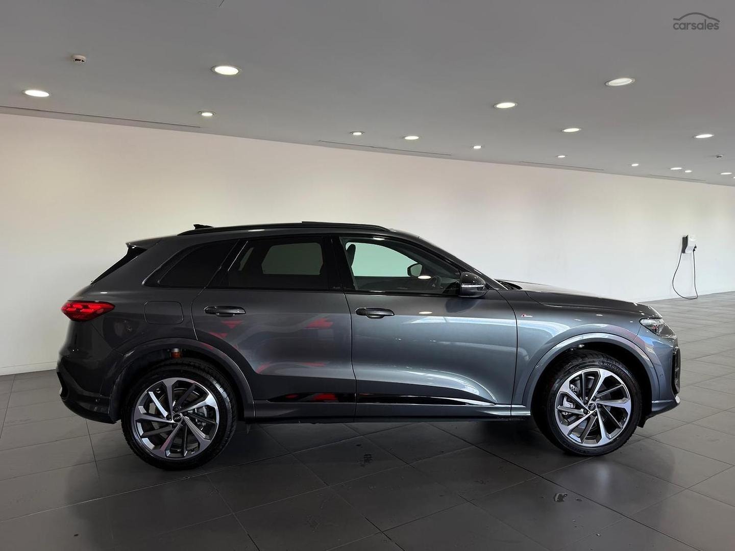 Image about Audi Q5 SUV TDI quattro 150 kW sport
