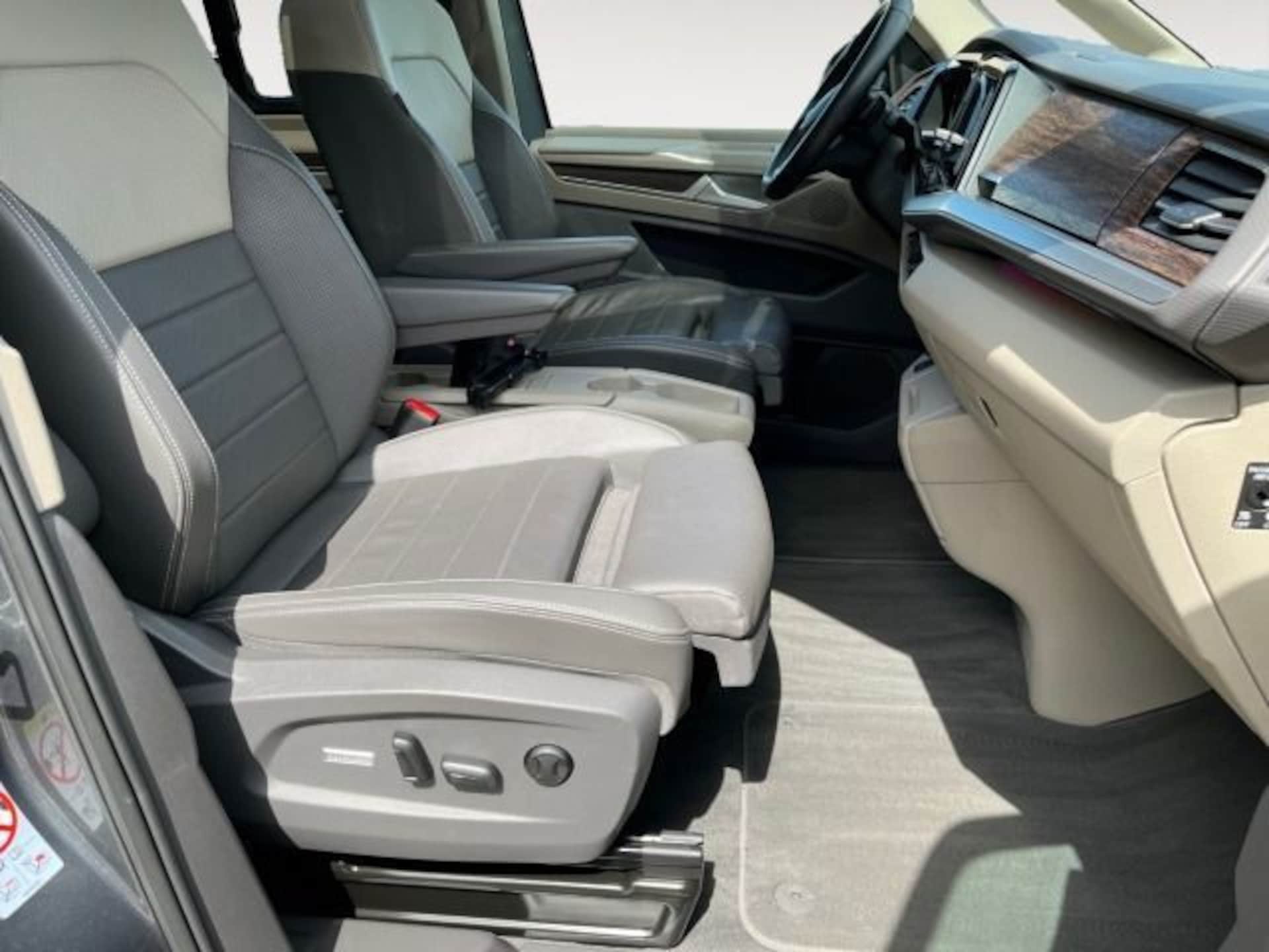 Volkswagen Multivan Style