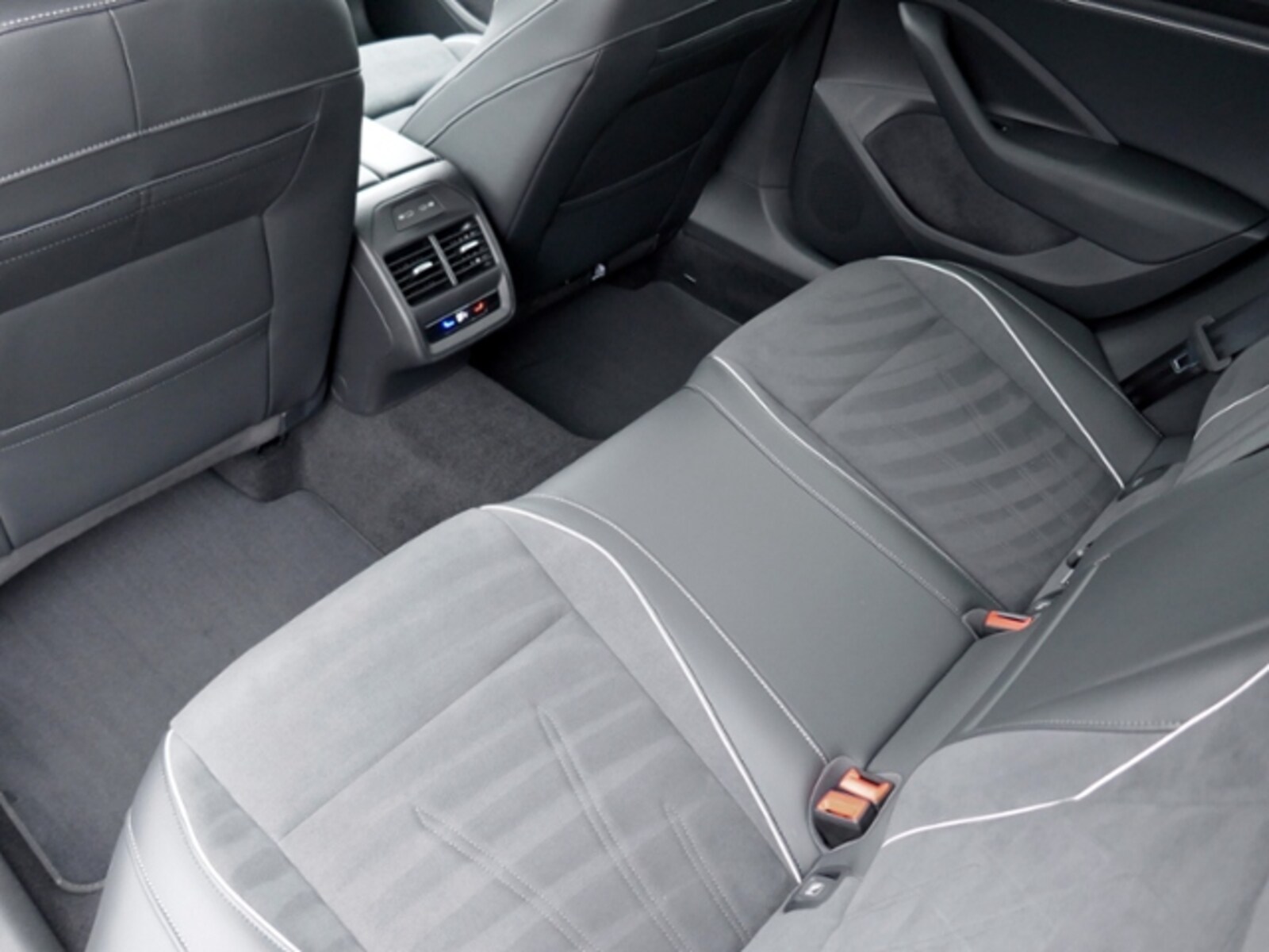 Volkswagen Passat – Bild 10