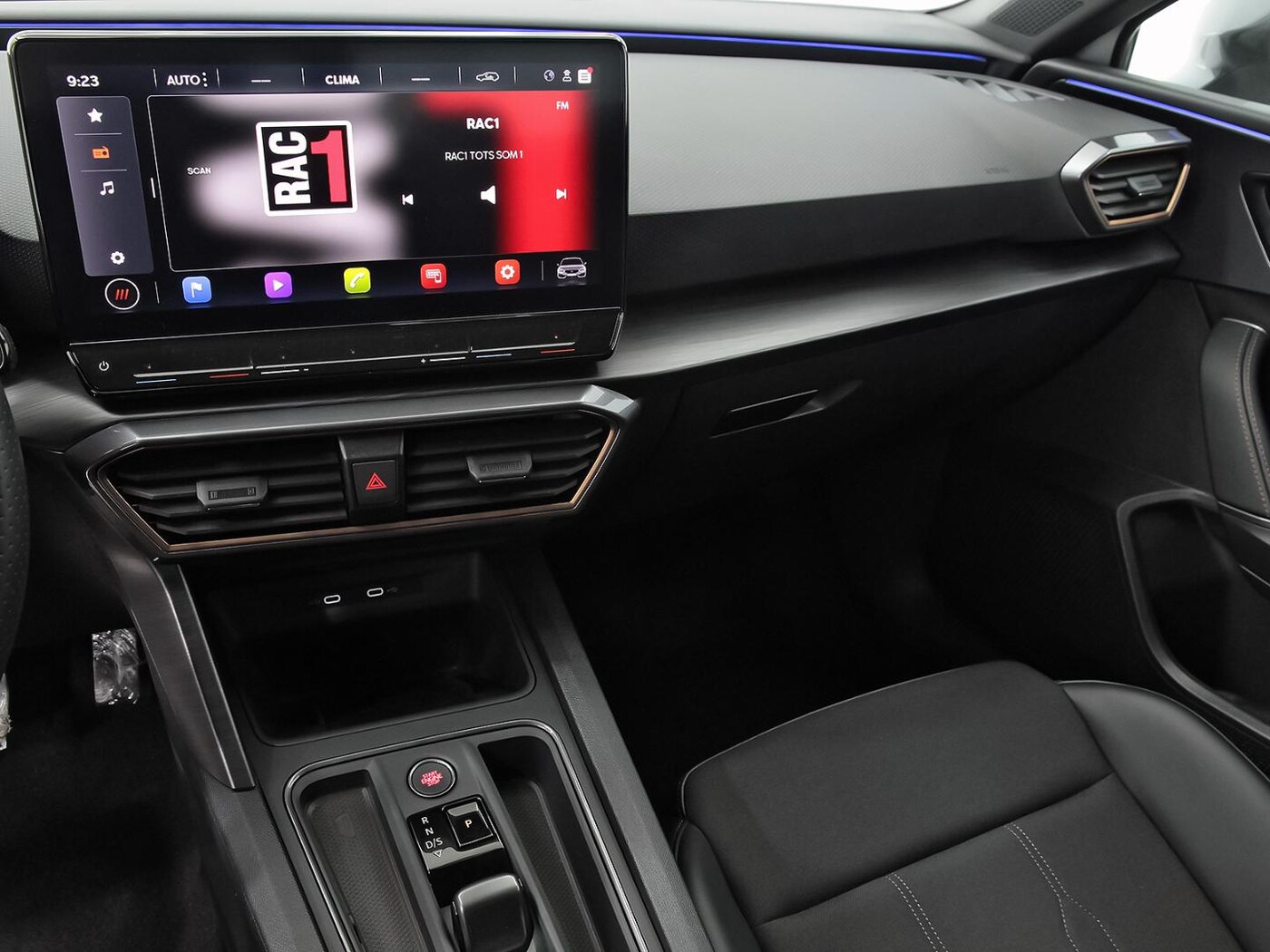 CUPRA Leon León 1.5 eTSI DSG 110 kW (150 CV) — photo 10