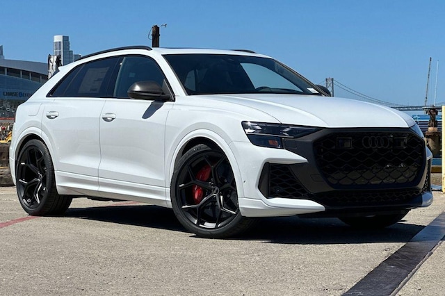 2025 Audi RS Q8 SUV performance