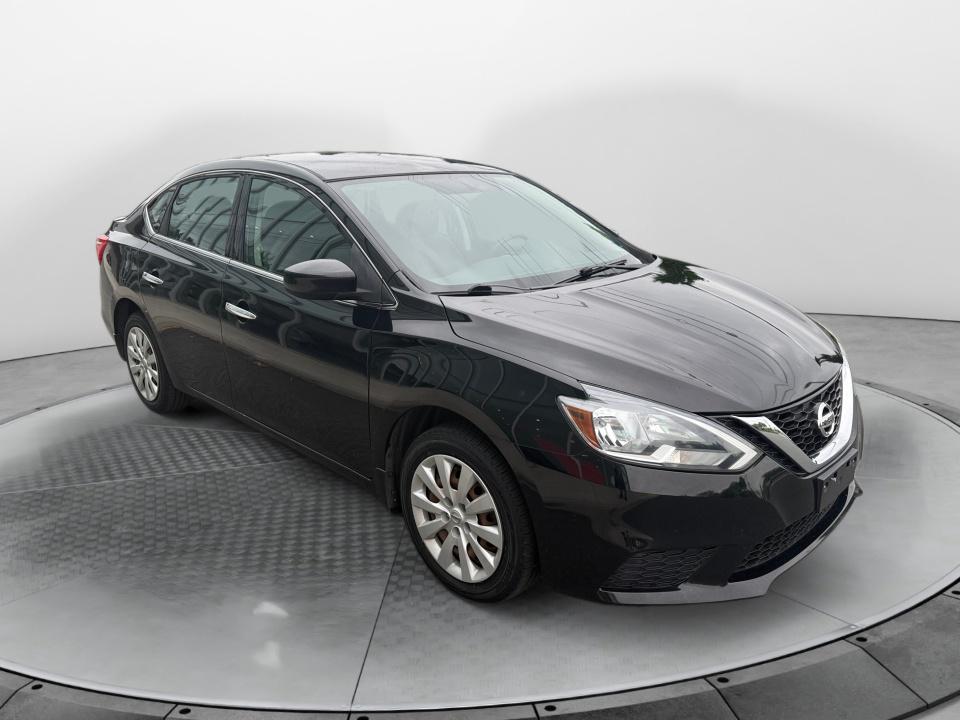2016 Nissan Sentra S M/T's photo