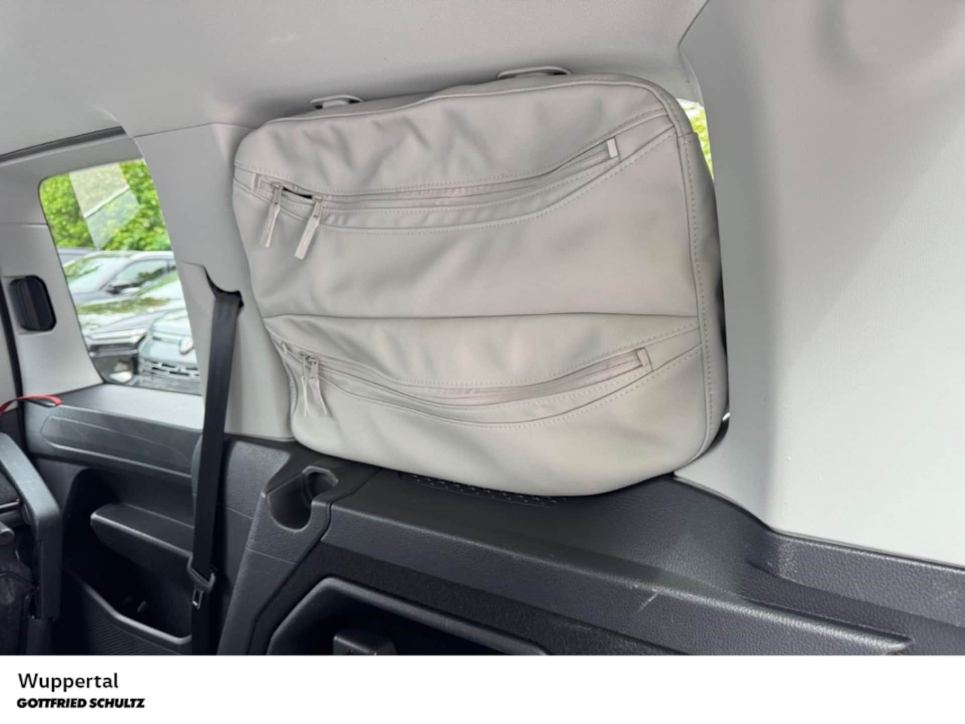 Volkswagen Caddy California