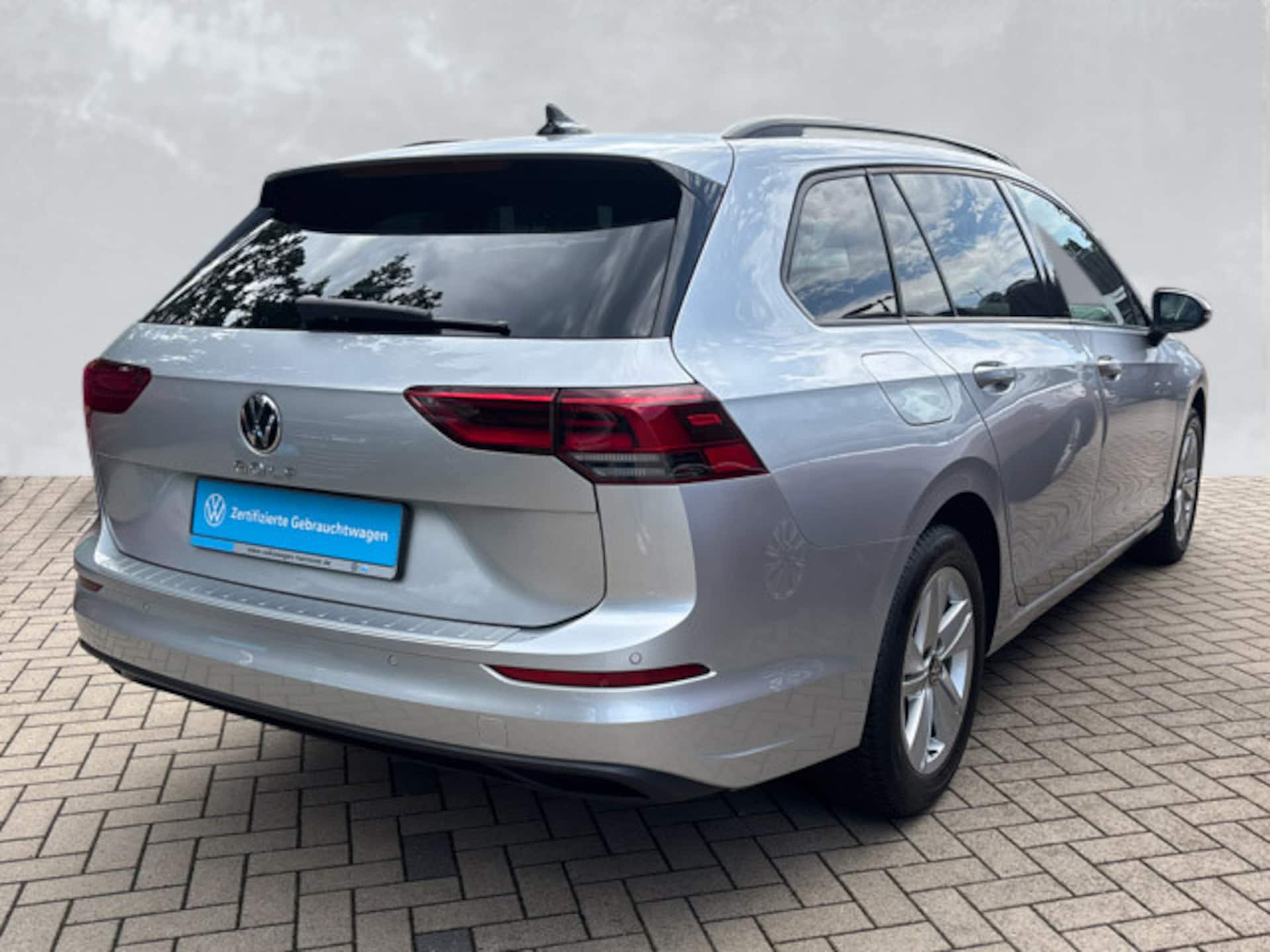 Volkswagen Golf Variant Life
