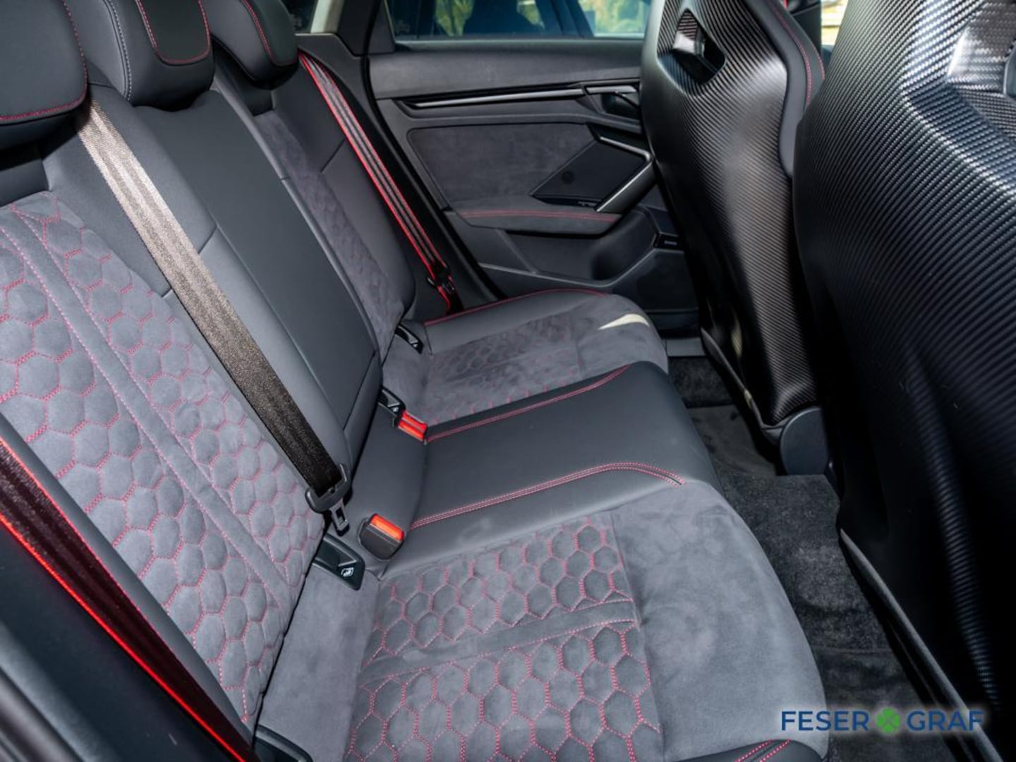 Bild über Audi RS 3 Sportback TFSI quattro S tronic - für weitere Informationen kontaktieren Sie den Audi Partner