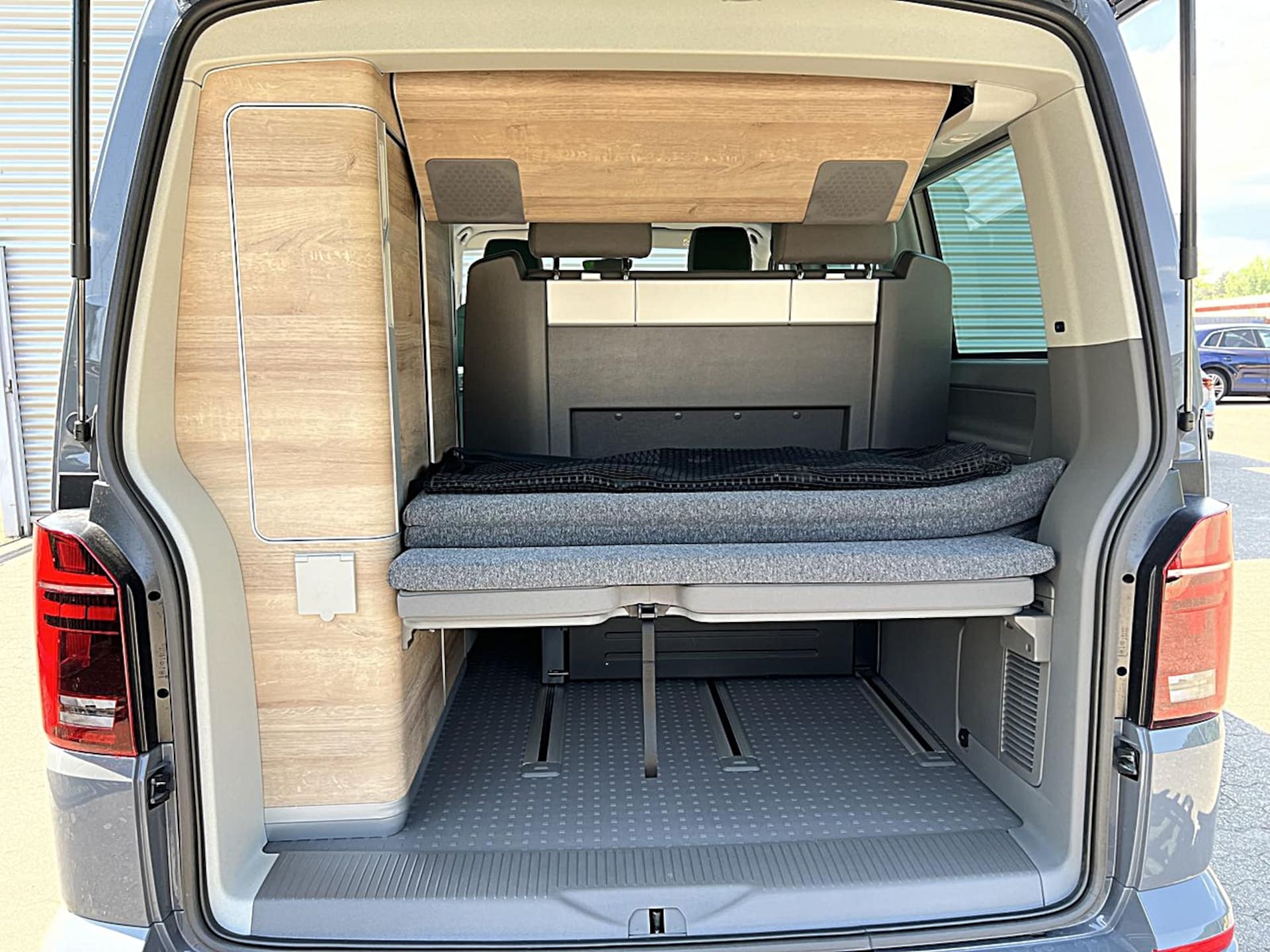 Volkswagen T6.1 California Ocean