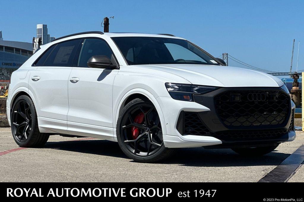 2025 Audi RS Q8 -'s photo