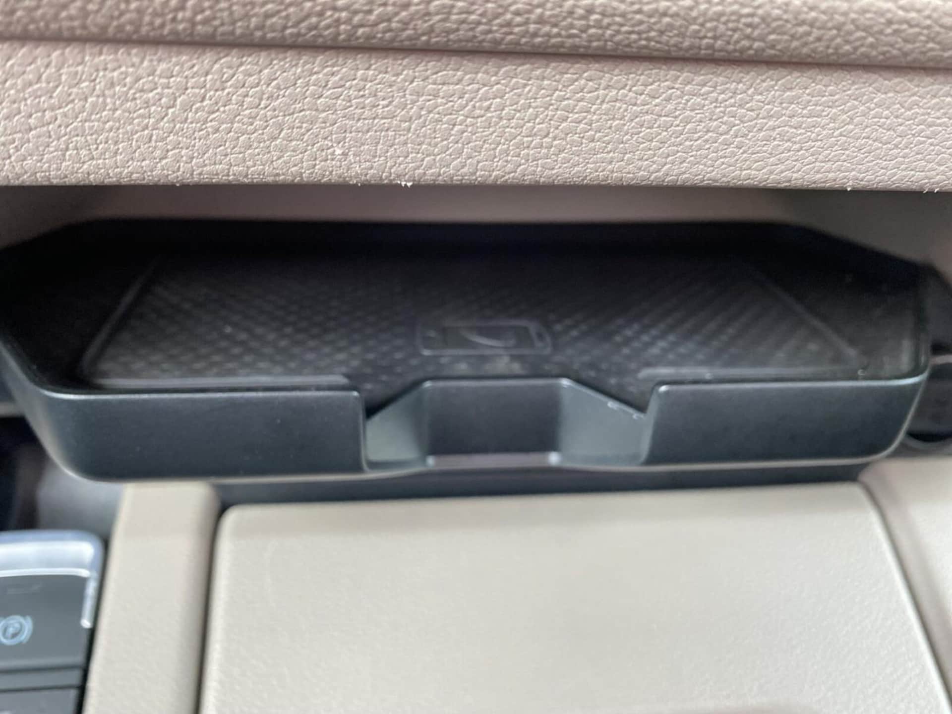Volkswagen Multivan długi rozstaw osi Model bazowy
