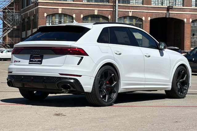 2025 Audi RS Q8 SUV performance