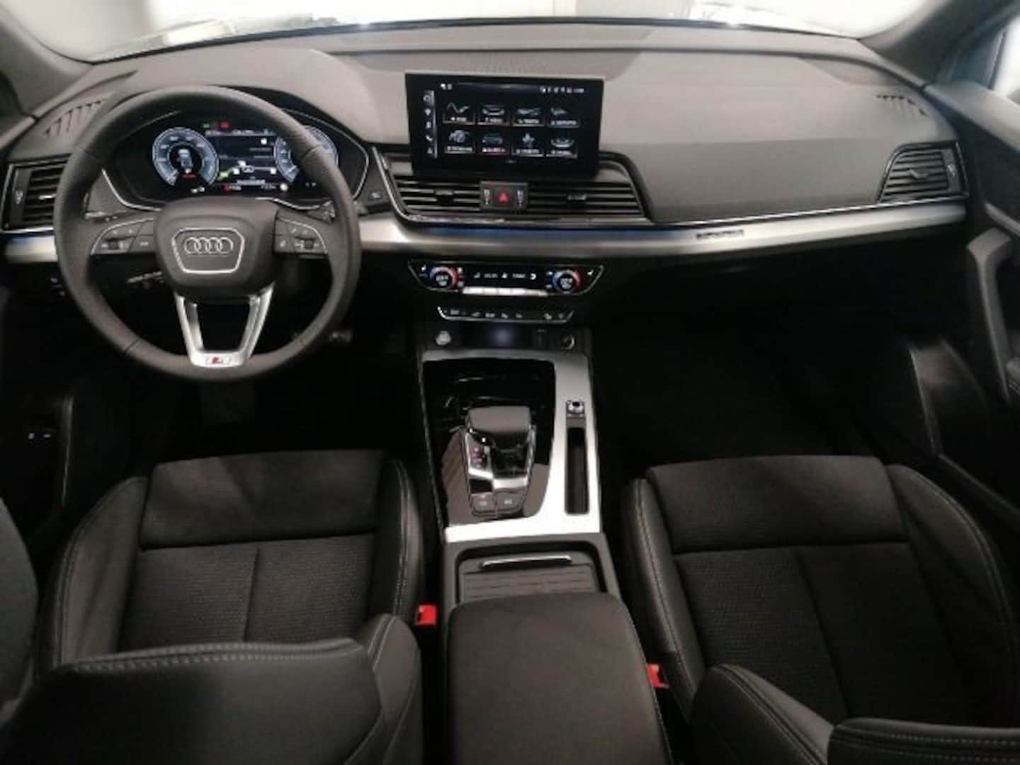 Bild über Audi Q5 Sportback TFSI e S line business 50 TFSI e quattro S tronic - für weitere Informationen kontaktieren Sie den Audi Partner