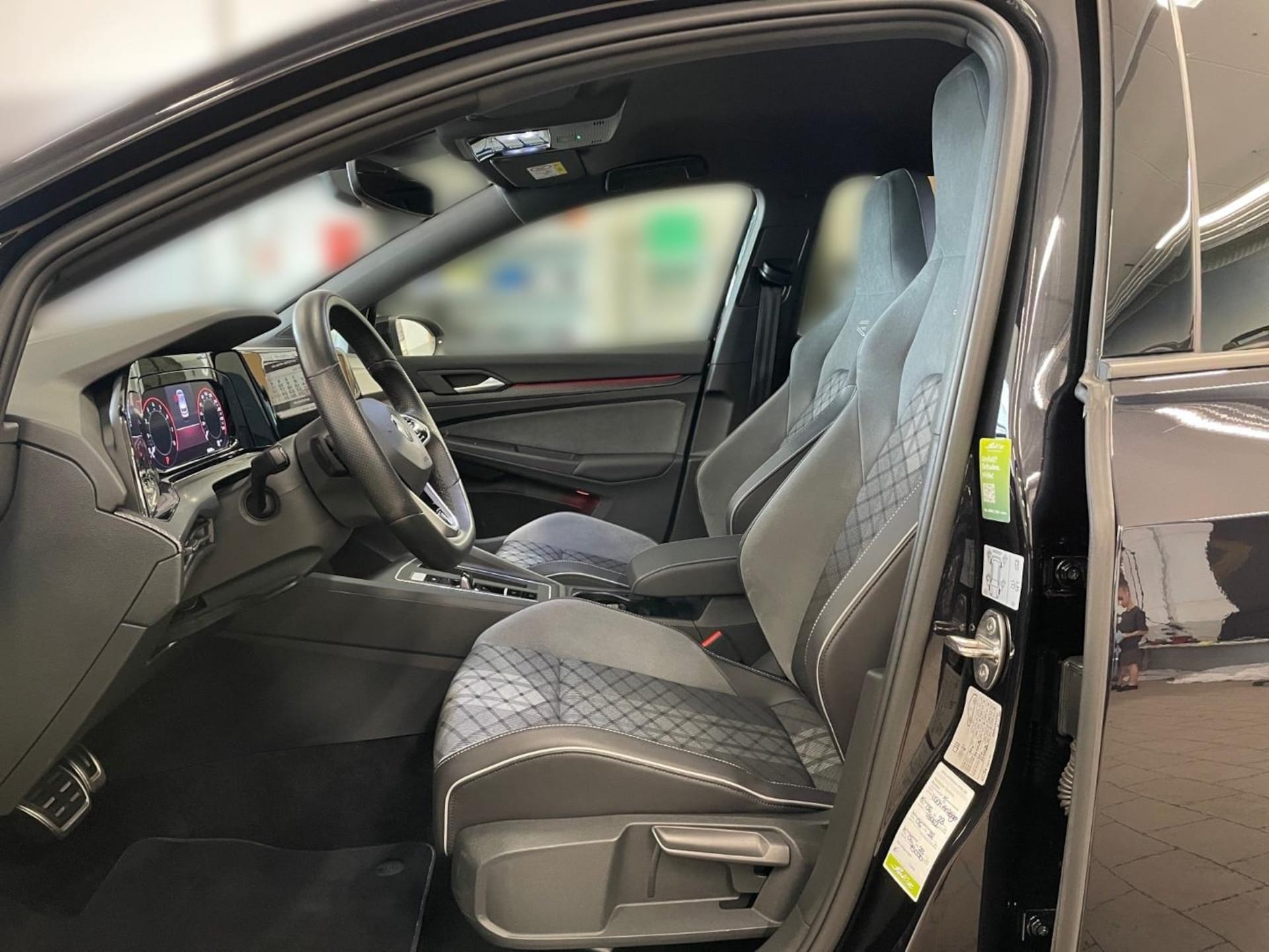 Volkswagen Golf R-Line