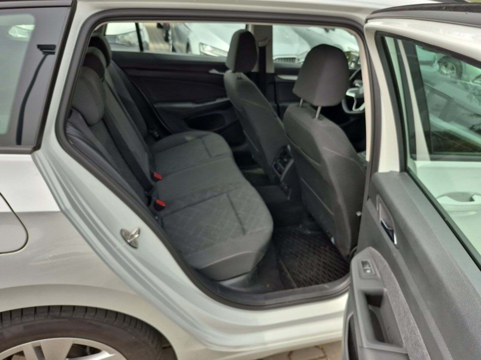 Volkswagen Golf Variant Life