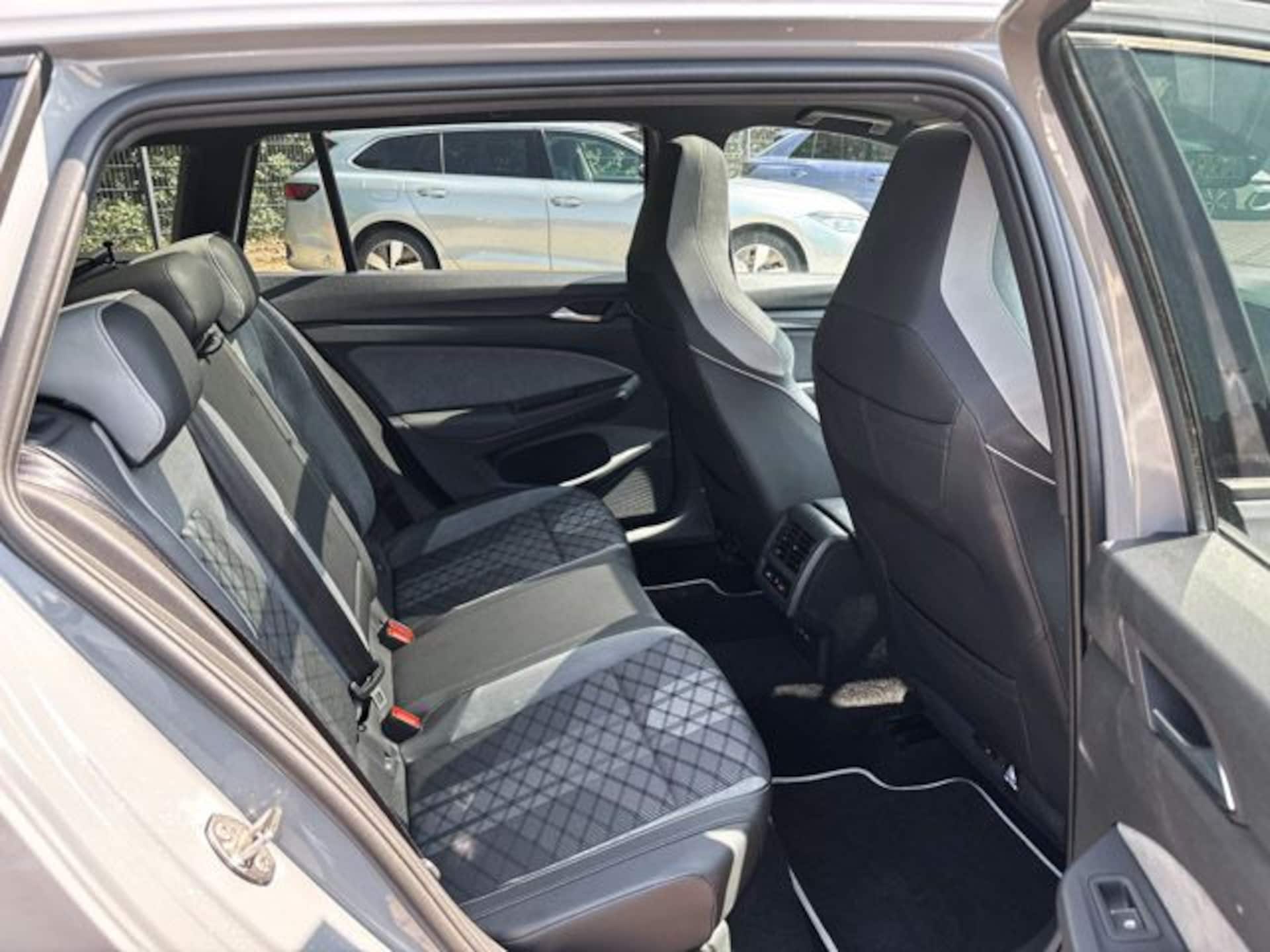 Volkswagen Golf Variant R-Line