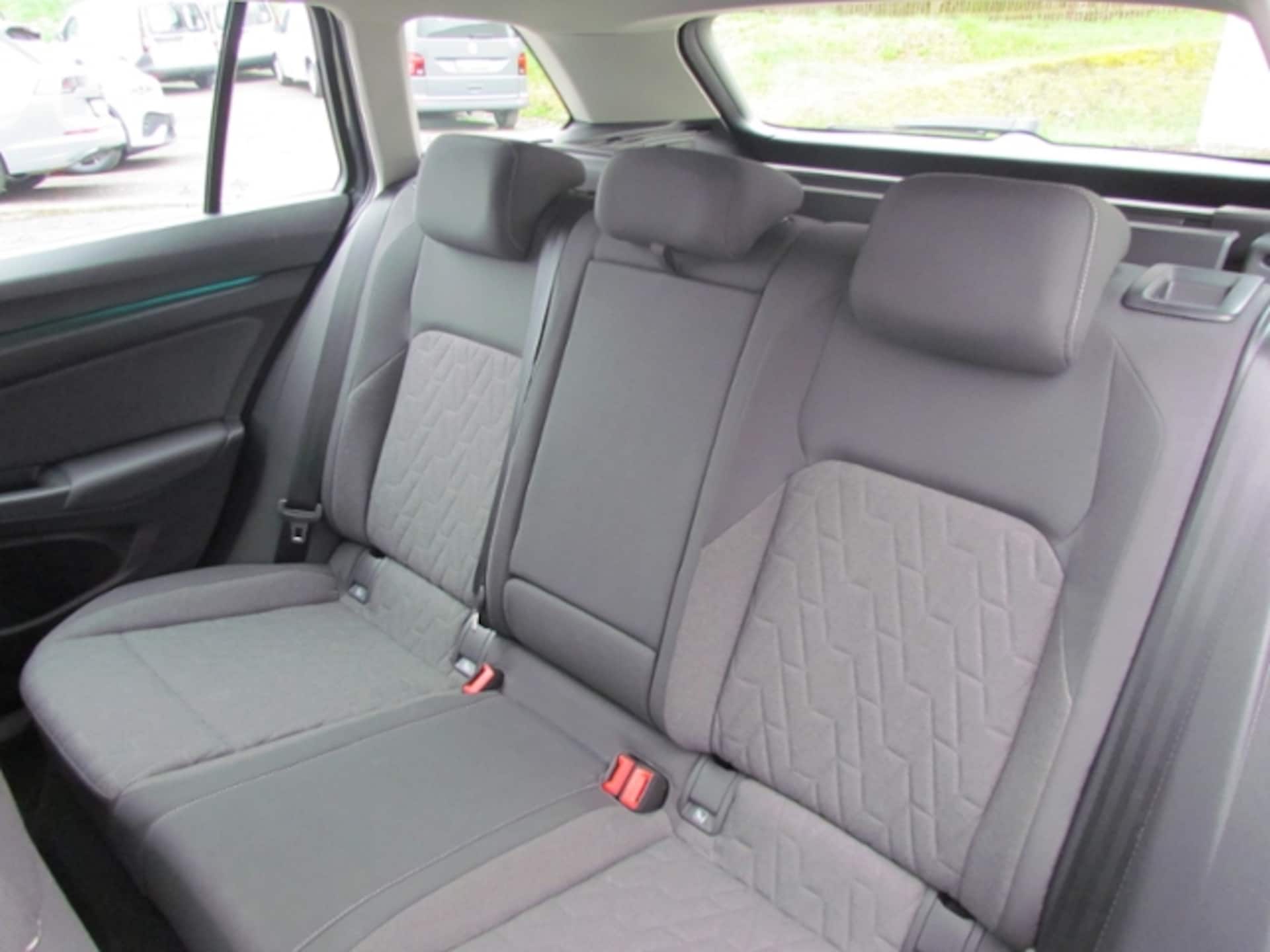 Volkswagen Golf Variant Life