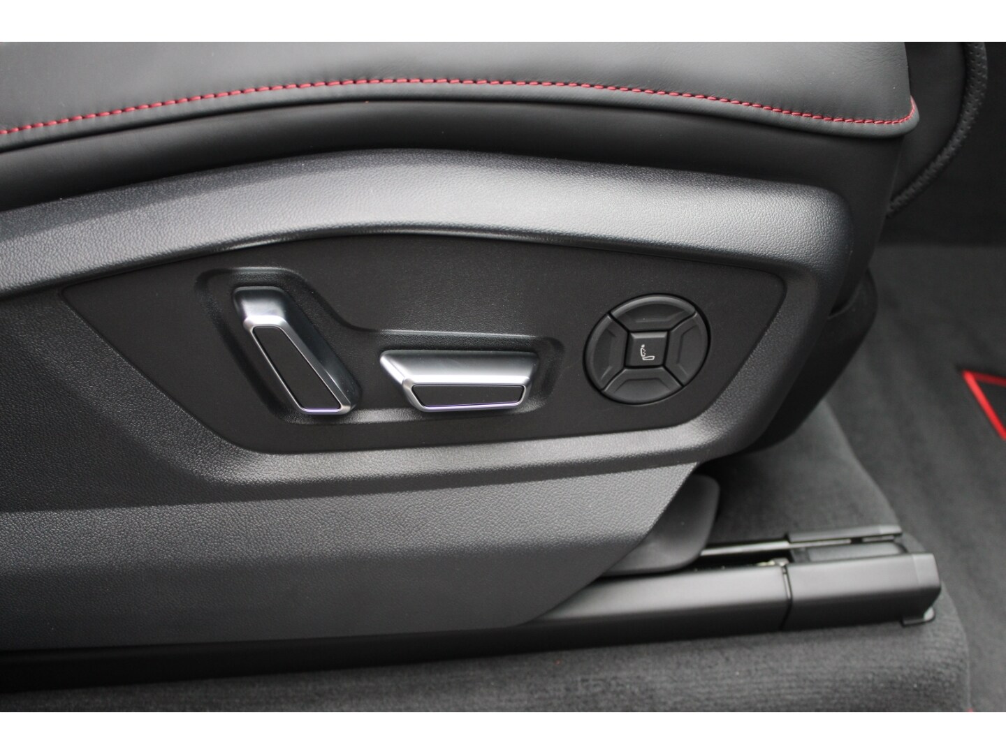 Image about Audi RS Q8 SUV TFSI quattro tiptronic