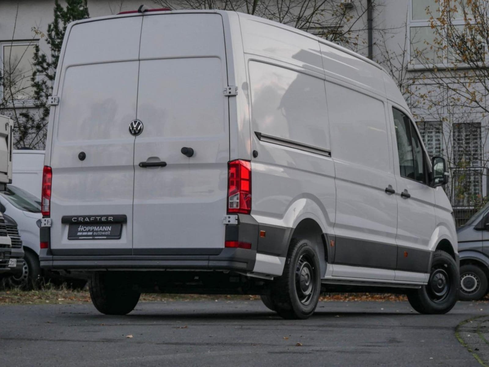 Volkswagen Crafter Kasten mittlerer Radstand – Bild 2
