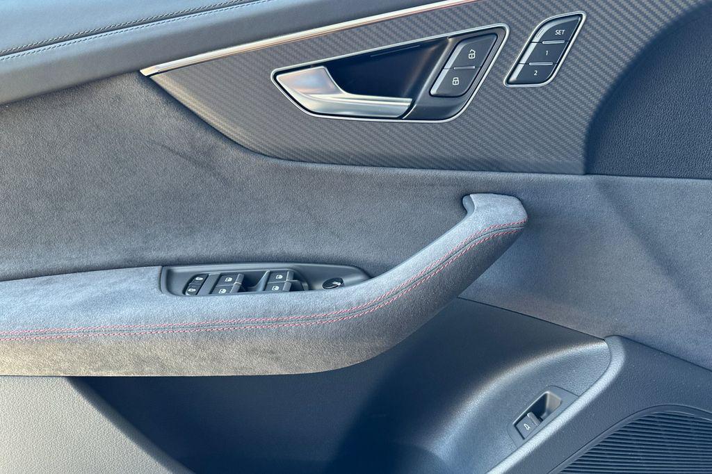 2025 Audi RS Q8 Base - Photo 8