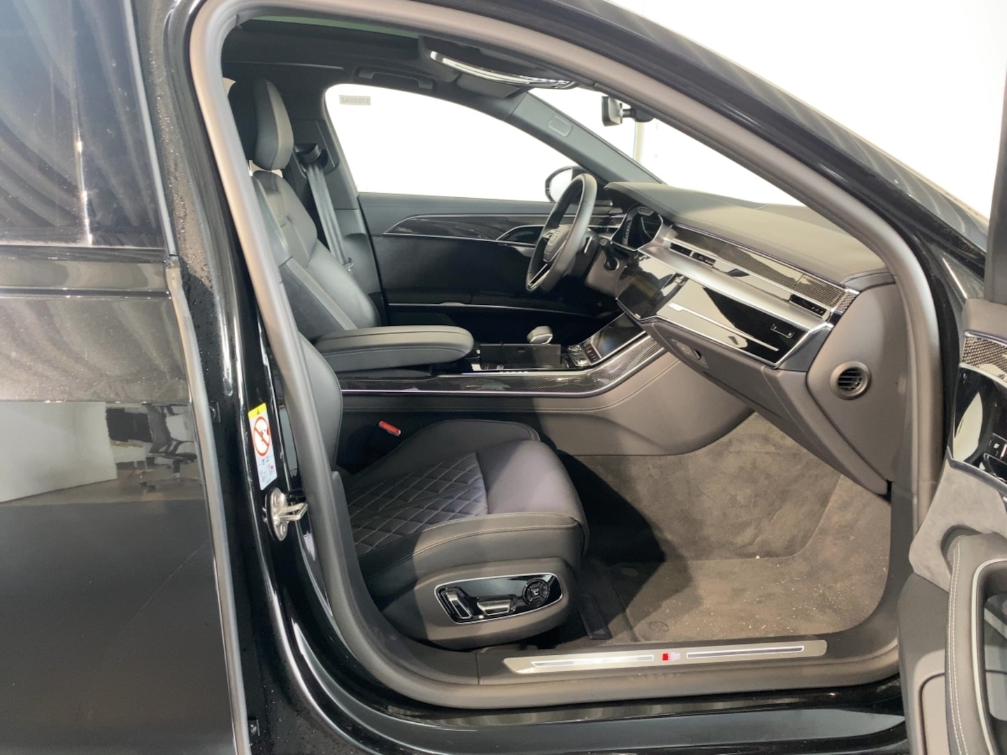Bild über Audi A8 50 TDI quattro tiptronic - für weitere Informationen kontaktieren Sie den Audi Partner