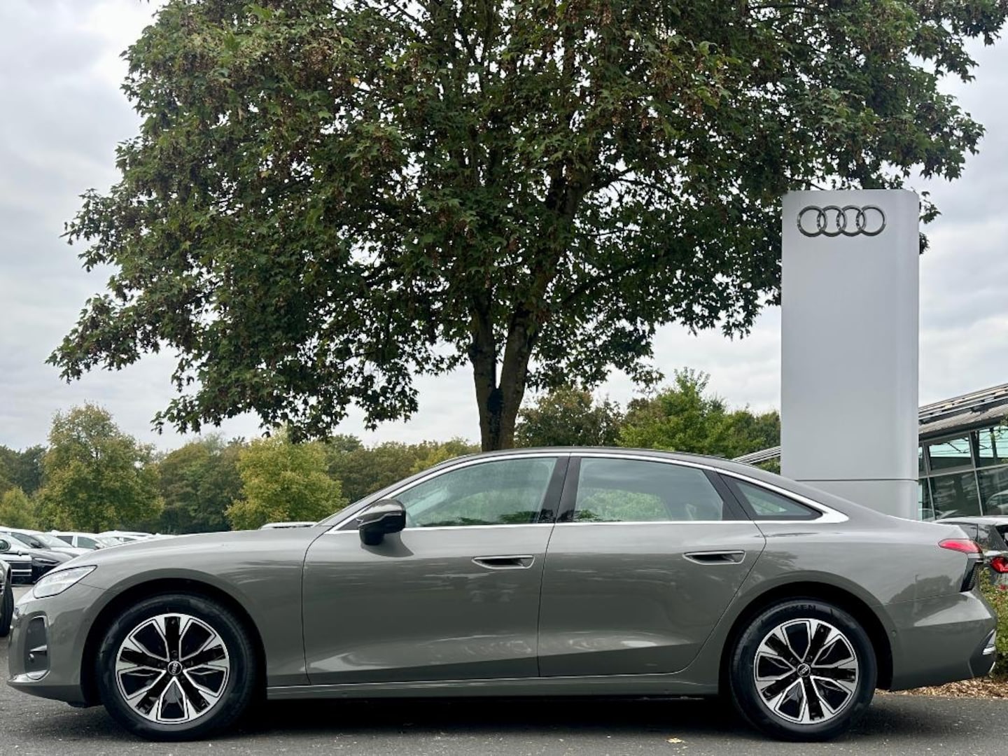 Bild über Audi A6 Limousine TDI 150 kW S tronic - für weitere Informationen kontaktieren Sie den Audi Partner