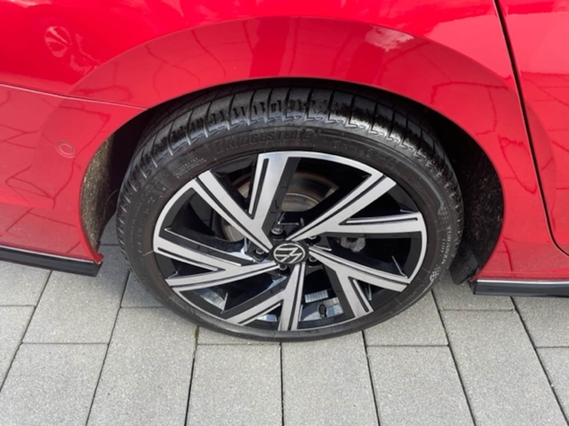 Volkswagen Golf Variant R-Line
