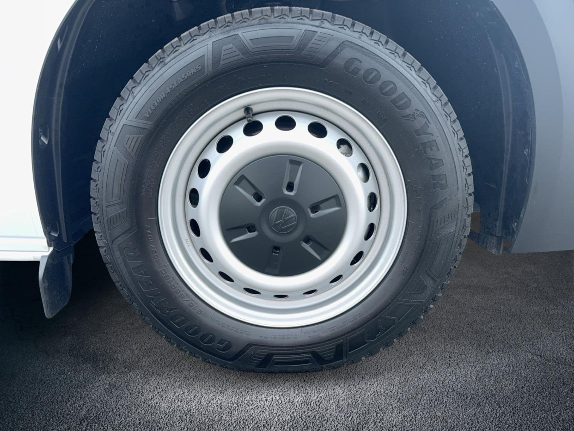 Volkswagen Transporter Kasten kurzer Radstand