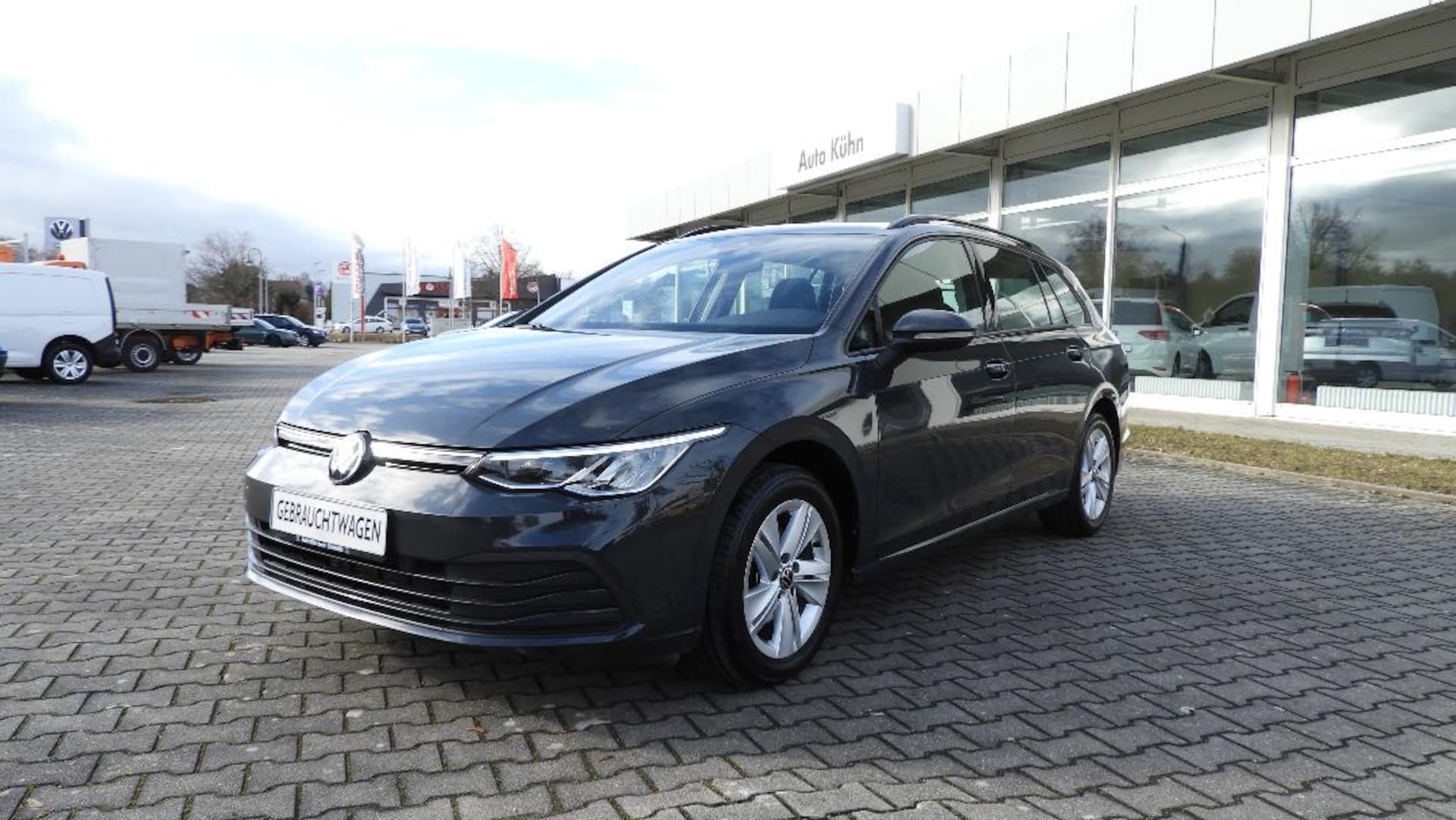 Volkswagen Golf Variant Life